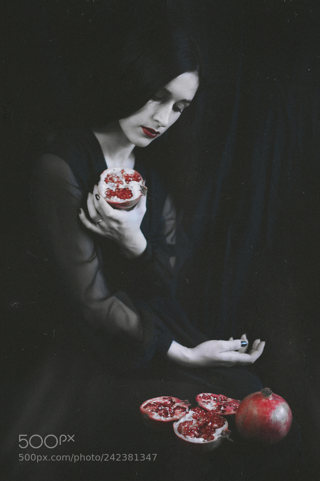 Canon EOS 650D (EOS Rebel T4i / EOS Kiss X6i) sample photo. Fruit melancholy. pomegranate photography