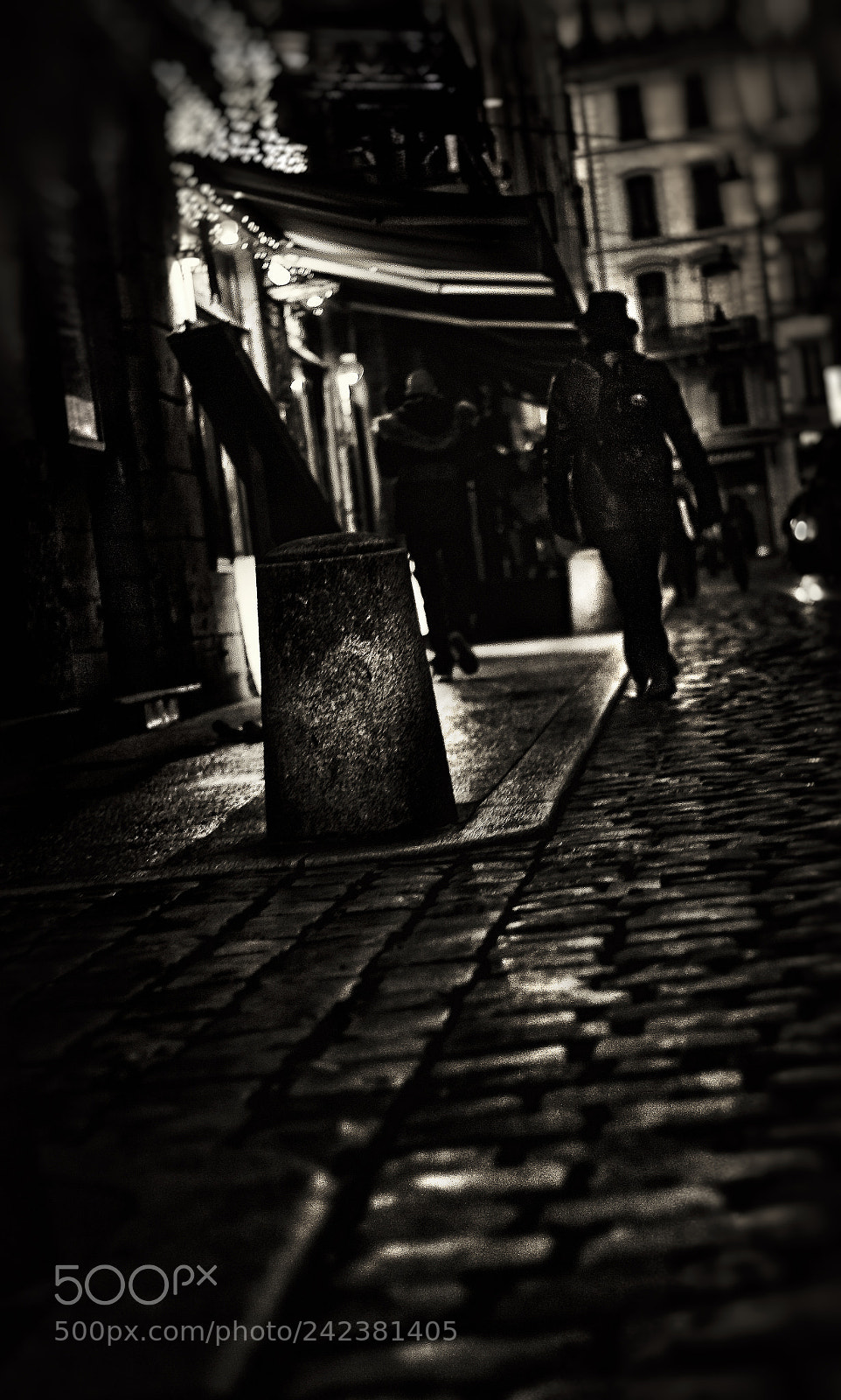 Canon EOS 1200D (EOS Rebel T5 / EOS Kiss X70 / EOS Hi) sample photo. Under the pavements.... photography