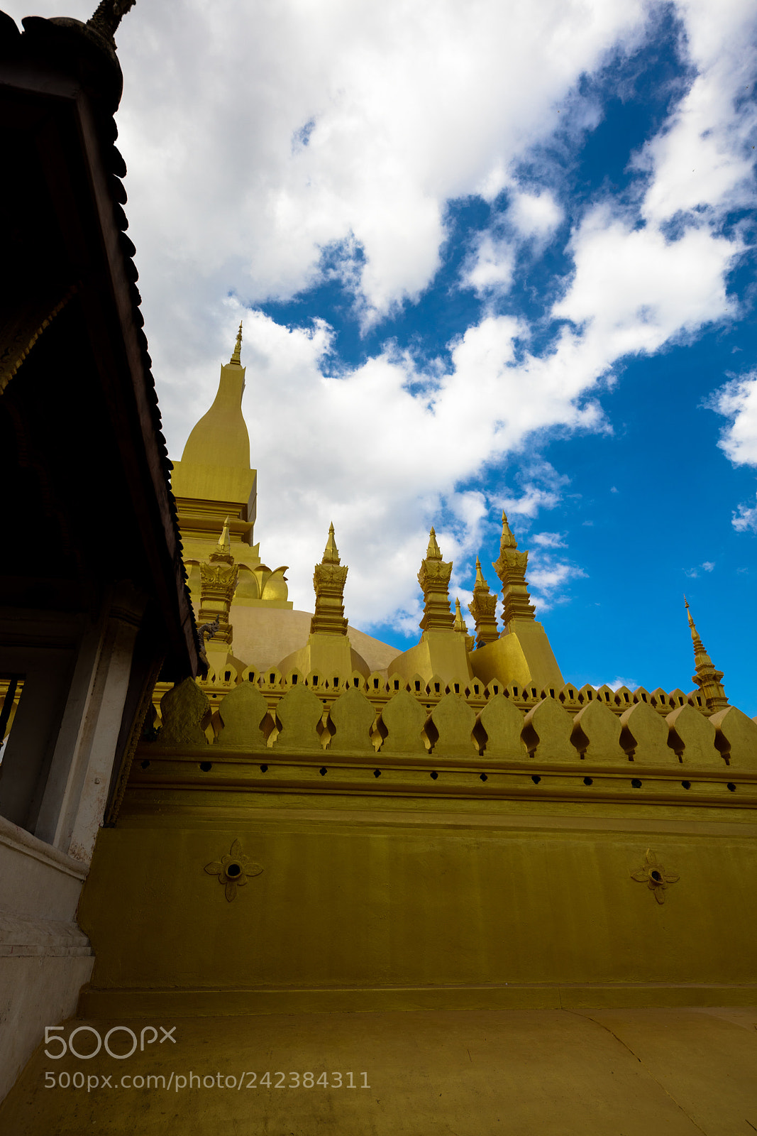 Canon EOS 5DS R sample photo. Phat that luang photography