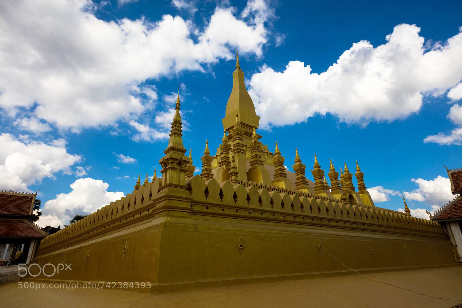 Canon EOS 5DS R sample photo. Phat that luang photography