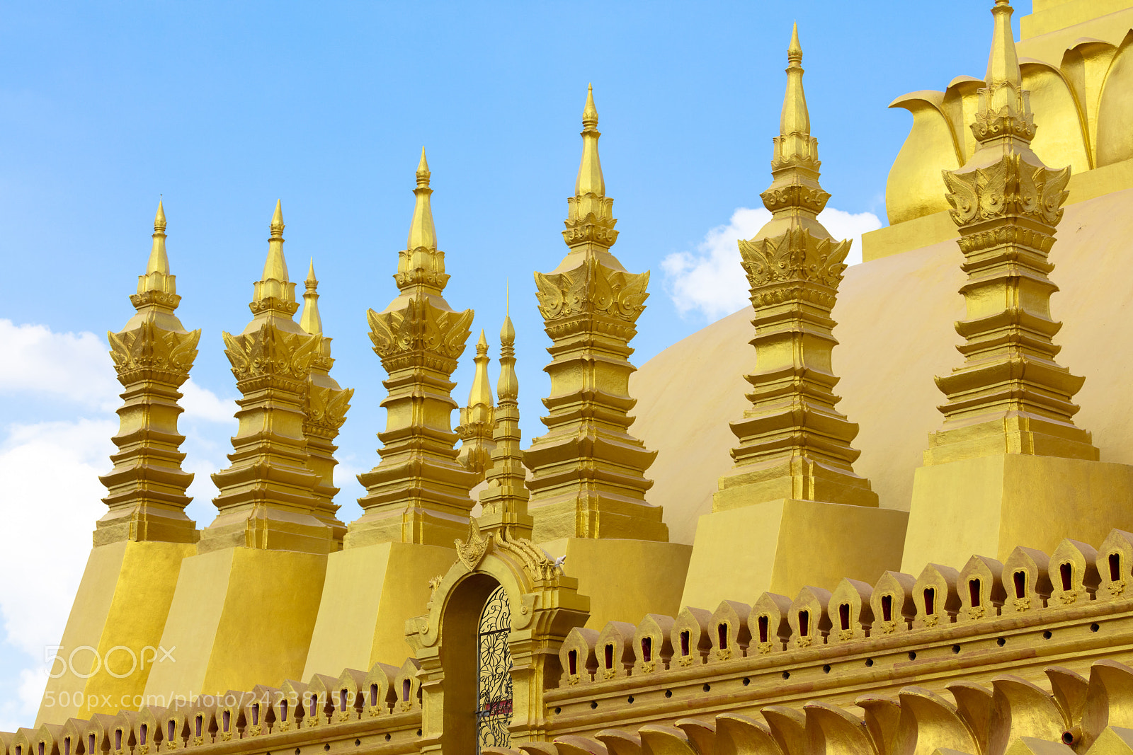 Canon EOS 5DS R sample photo. Phat that luang photography