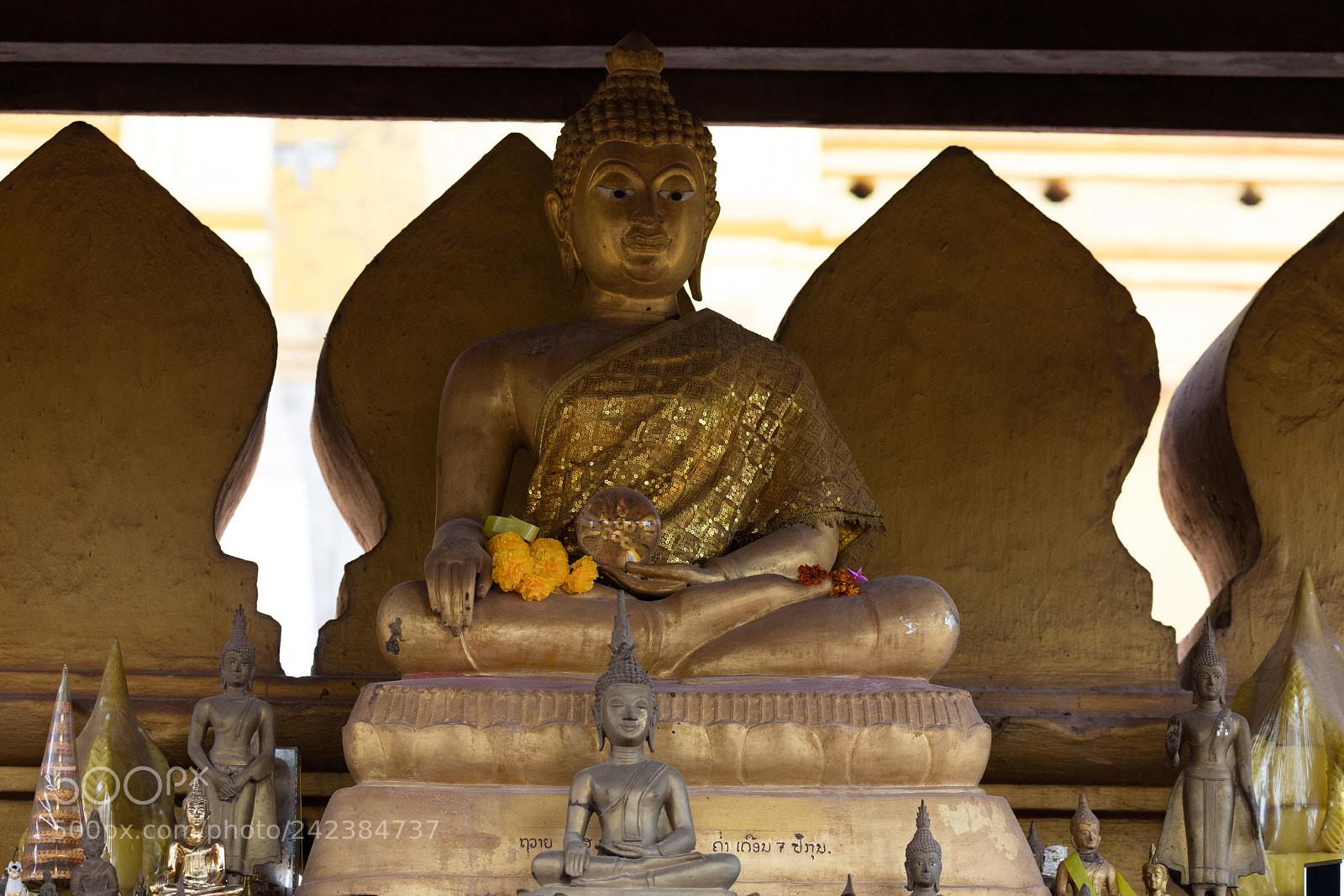 Canon EOS 5DS R sample photo. Phat that luang photography