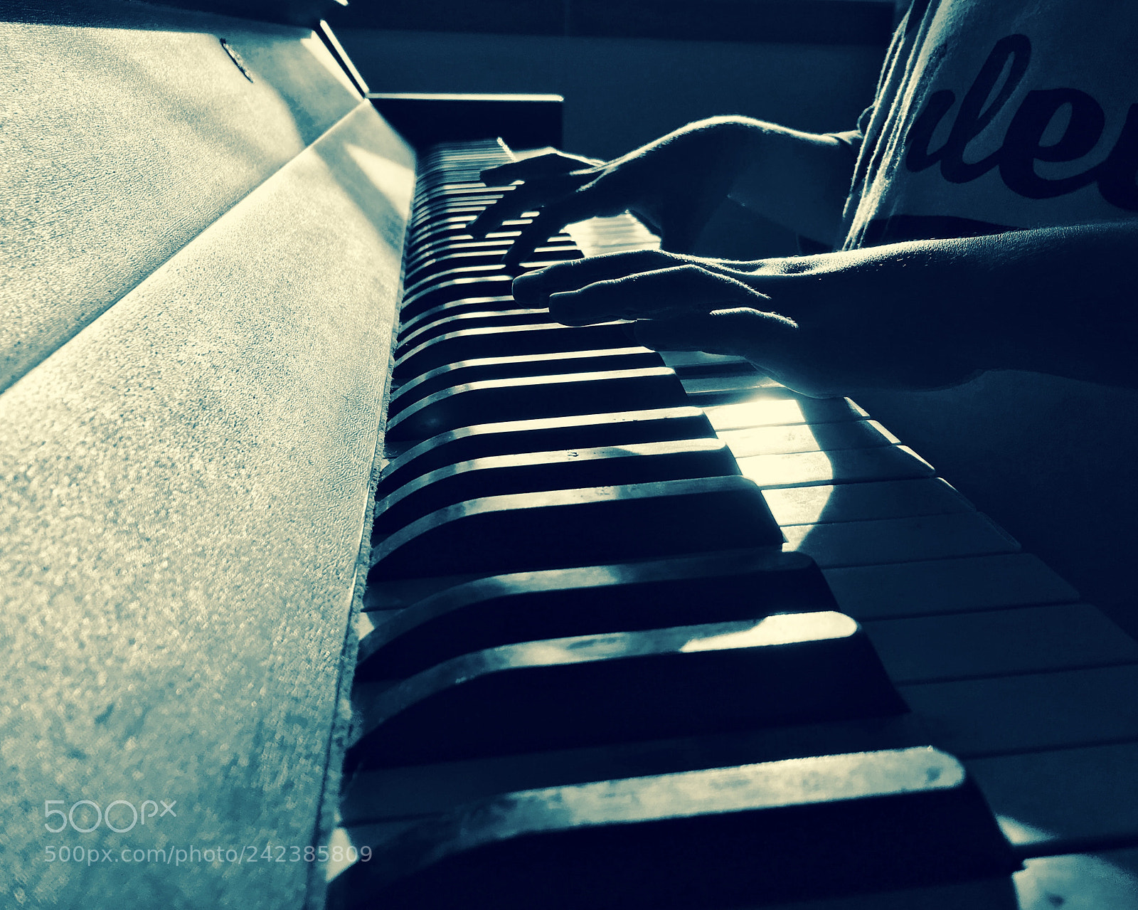 Apple iPhone 6s sample photo. Piano prodigy photography