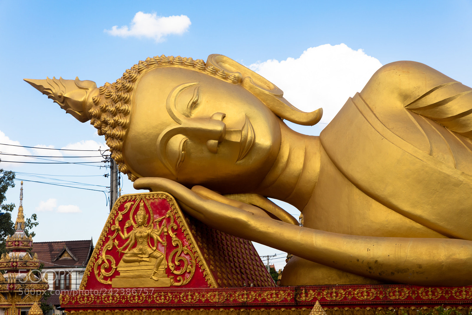 Canon EOS 5DS R sample photo. Phat that luang photography