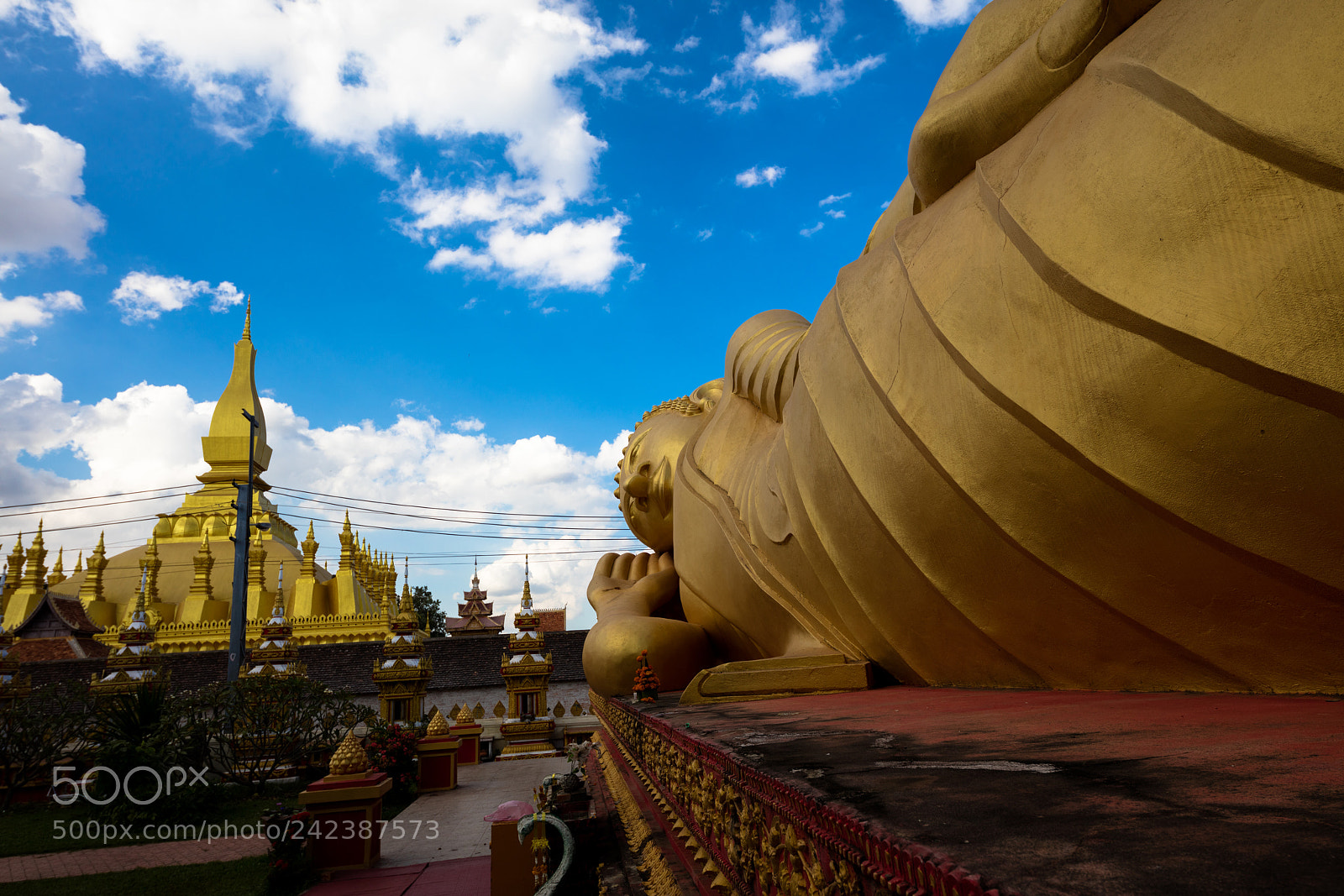 Canon EOS 5DS R sample photo. Phat that luang photography