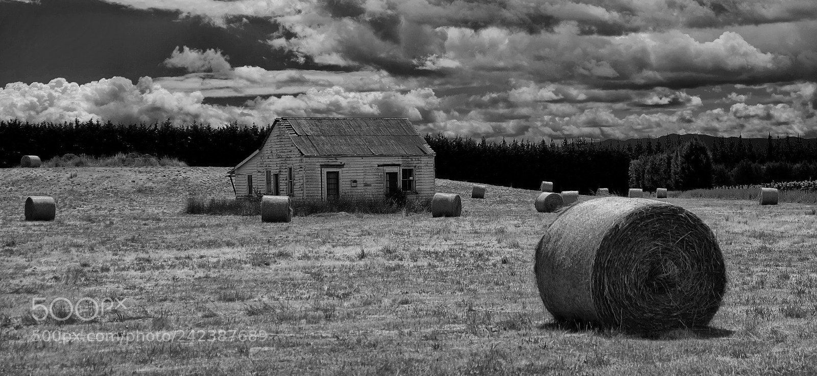 Fujifilm X-T1 sample photo. Abandoned farmhouse photography
