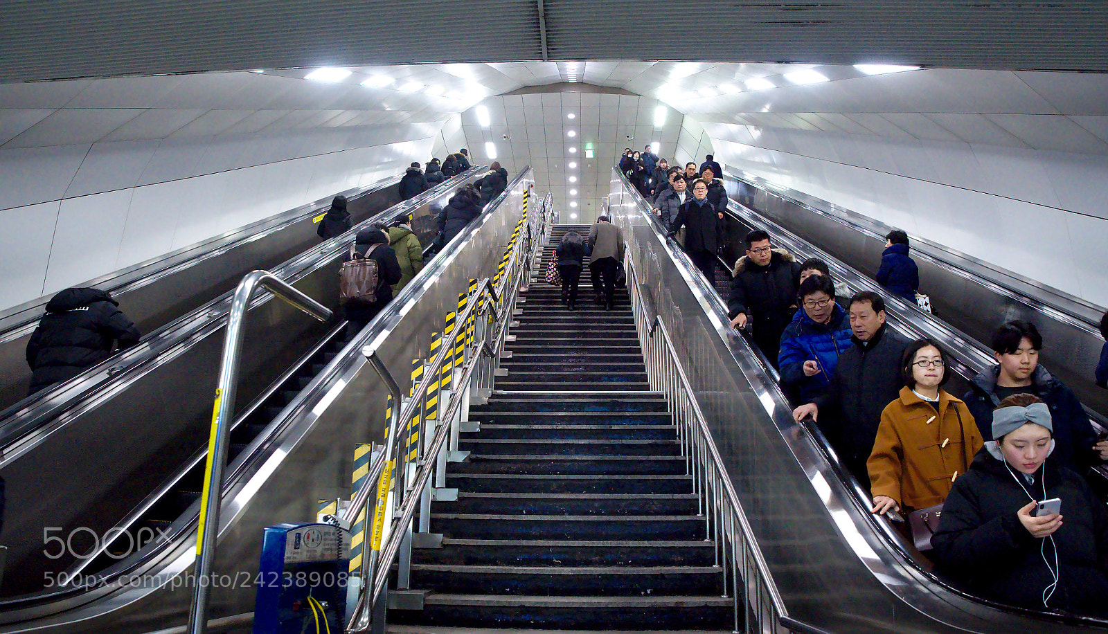 Olympus PEN-F sample photo. Arriving photography