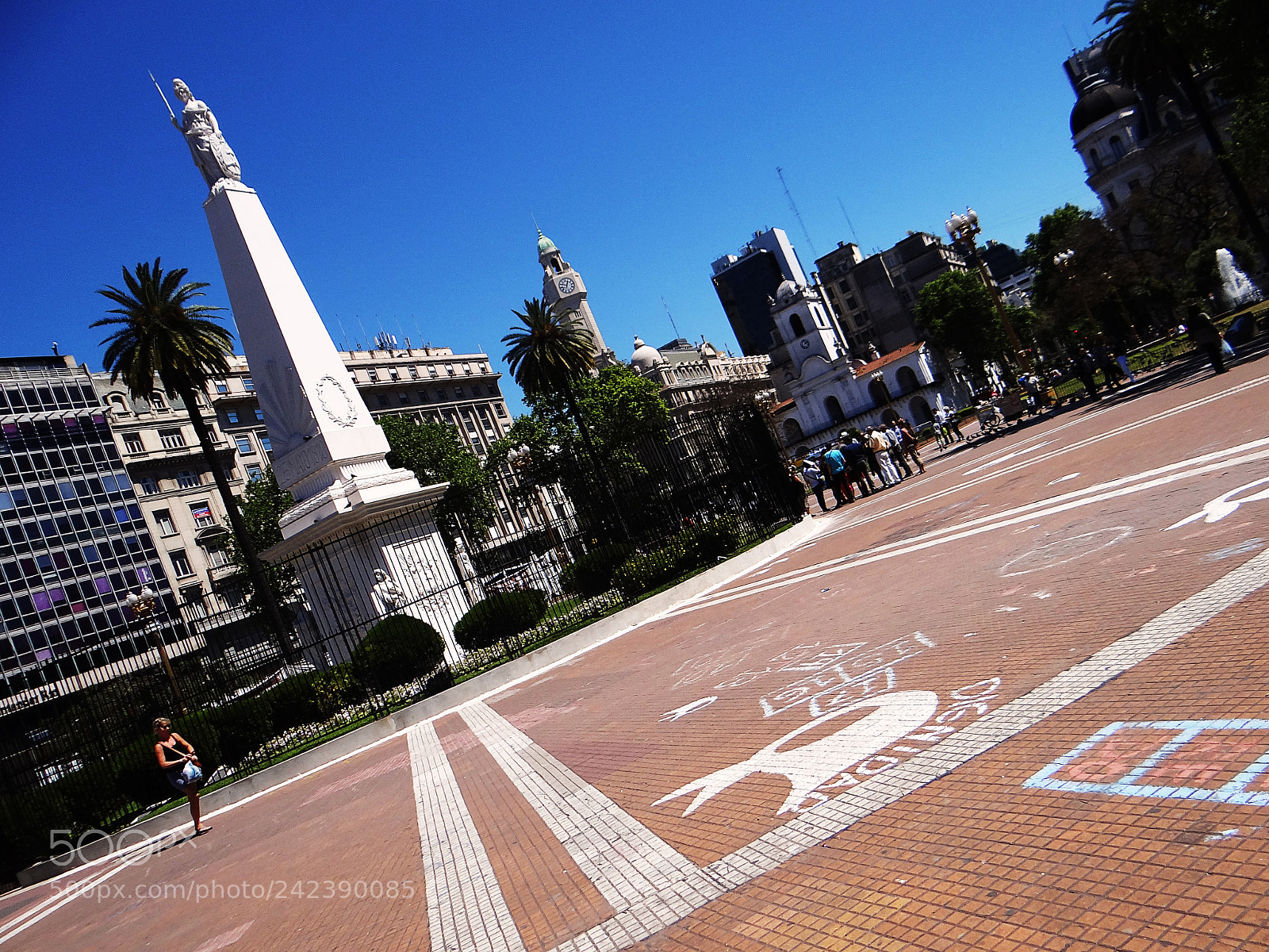 Sony Cyber-shot DSC-HX100V sample photo. Plaza de mayo photography