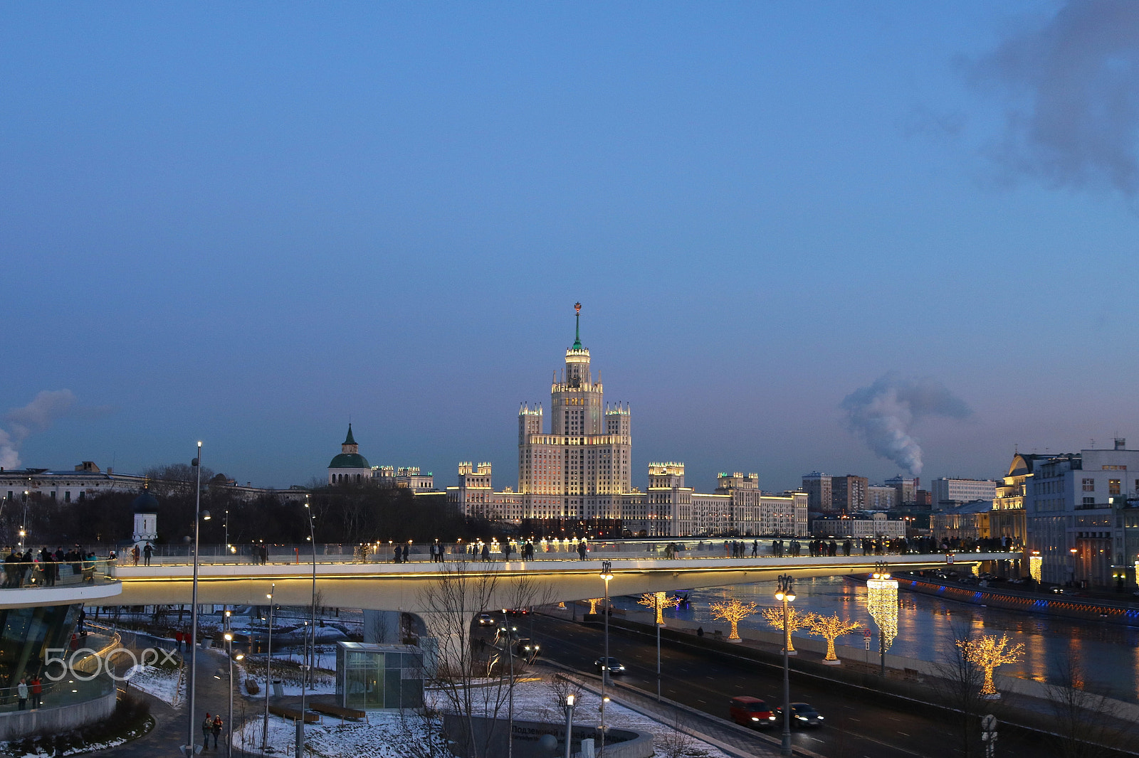 Canon EOS 750D (EOS Rebel T6i / EOS Kiss X8i) sample photo. A charming frosty evening photography