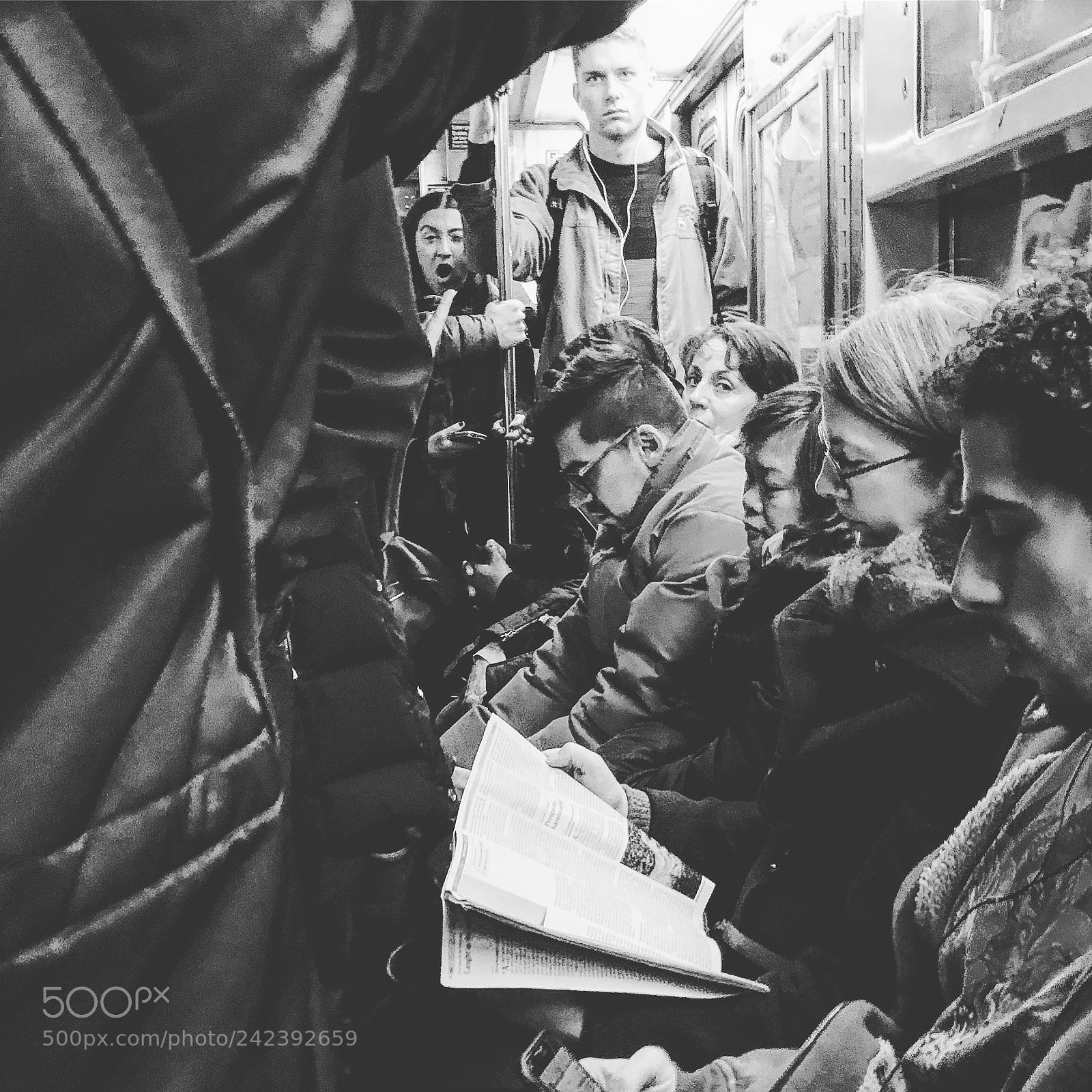 Apple iPhone 8 sample photo. Nyc subway 6 train downtown photography