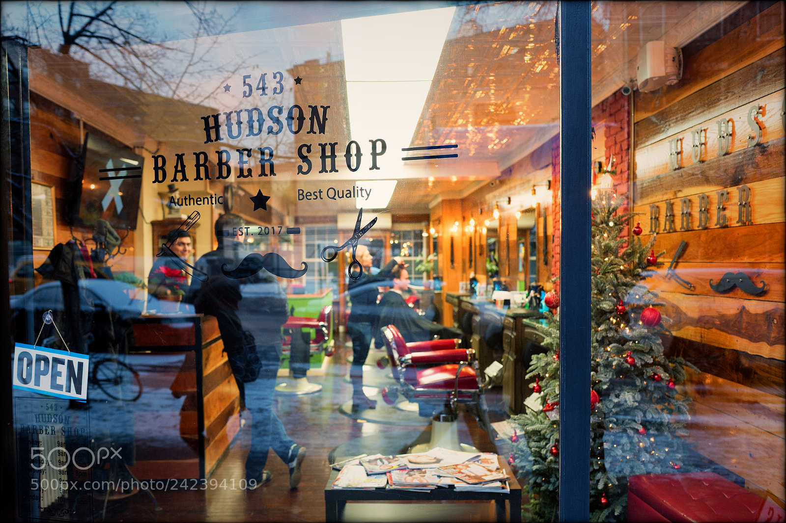 Leica Q (Typ 116) sample photo. Hudson barber shop photography