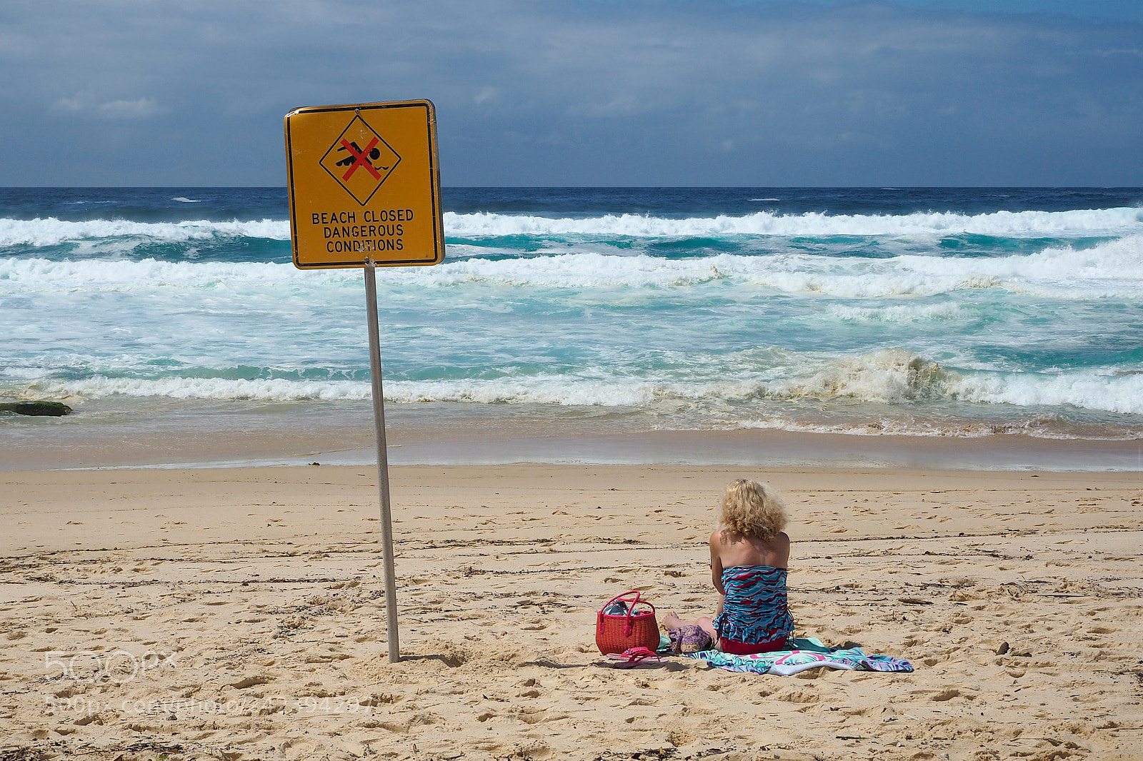 Olympus OM-D E-M10 sample photo. Beach closed photography