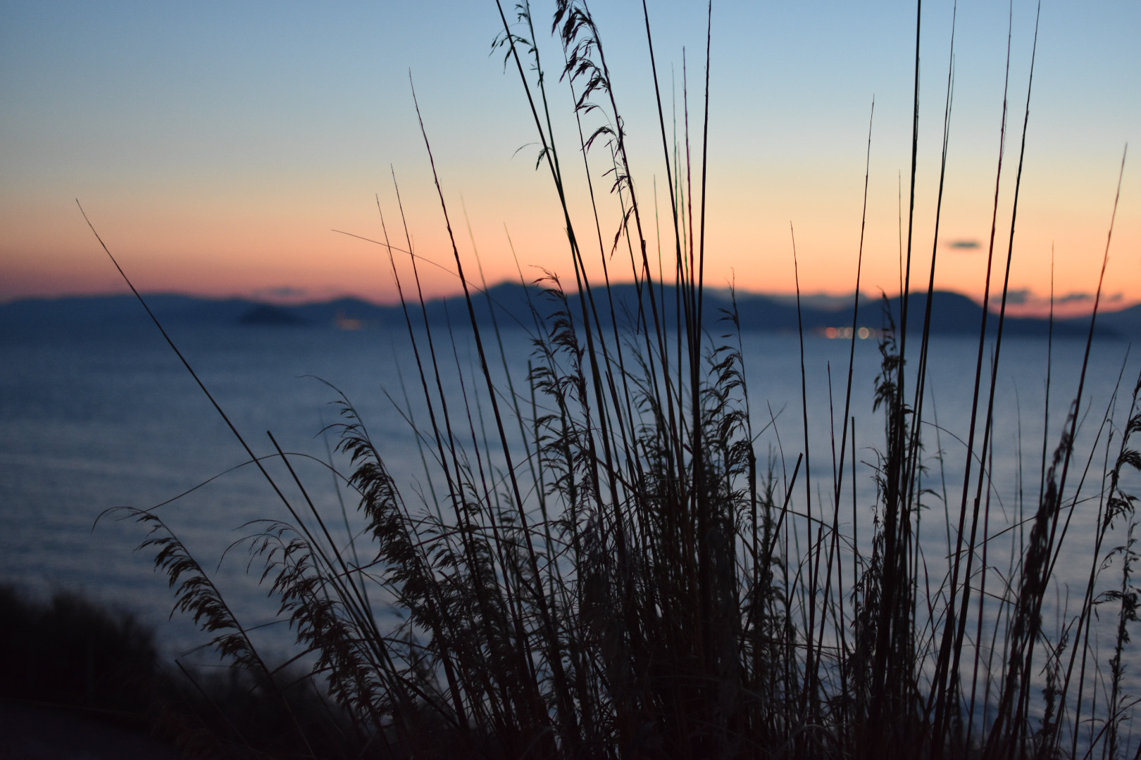 Nikon D3400 + Nikon AF-S DX Nikkor 35mm F1.8G sample photo. Sunset in piombino photography