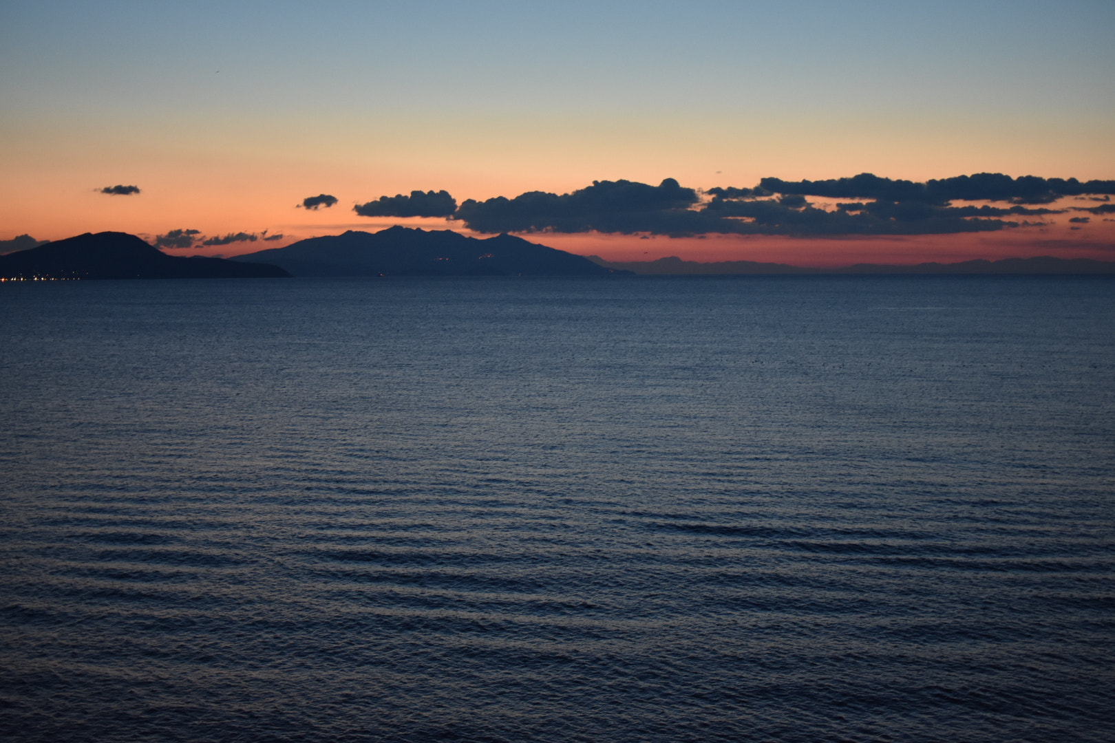 Nikon D3400 + Nikon AF-S DX Nikkor 35mm F1.8G sample photo. Sunset in piombino photography
