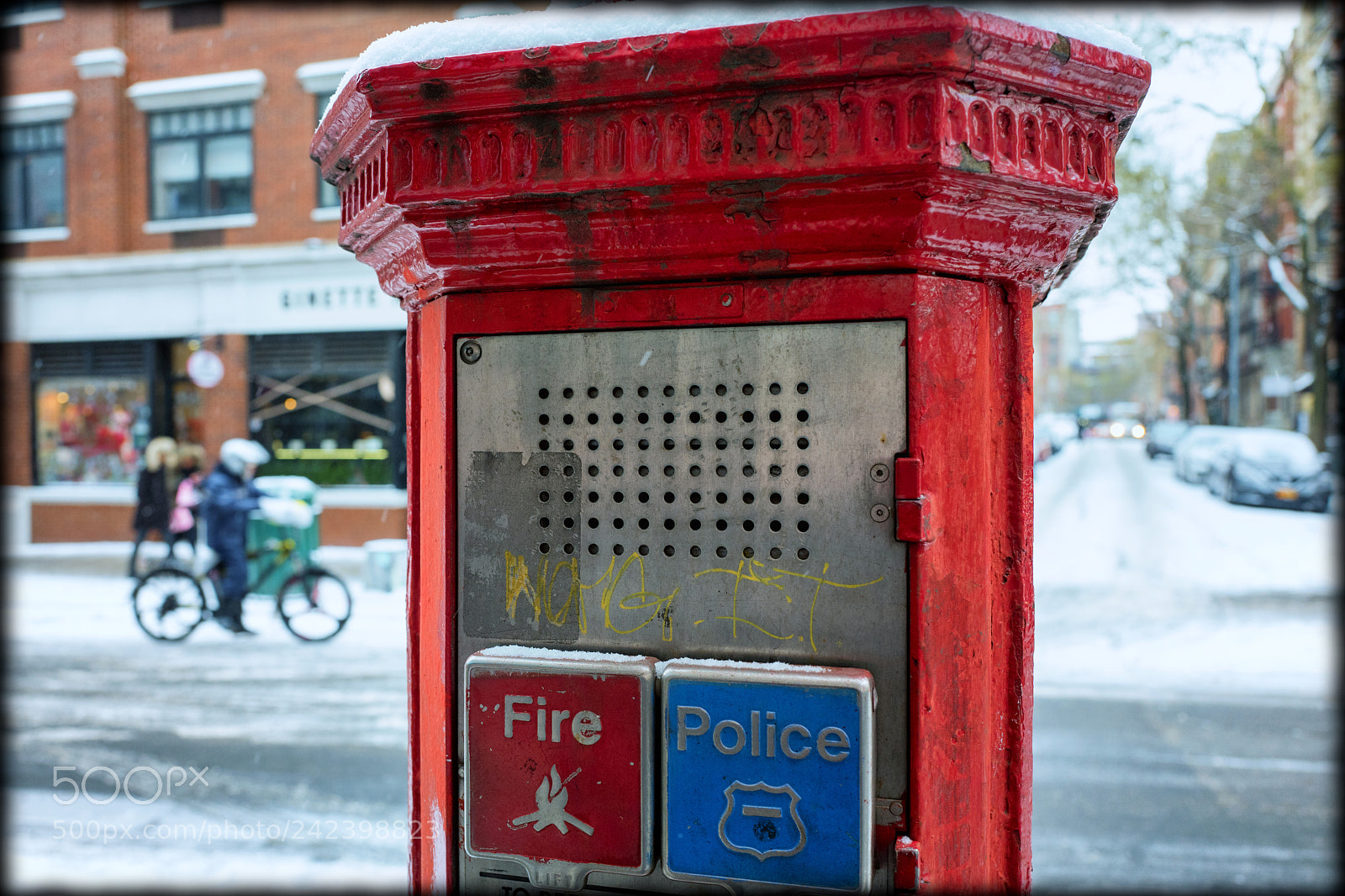 Leica Q (Typ 116) sample photo. Manhattan call box photography