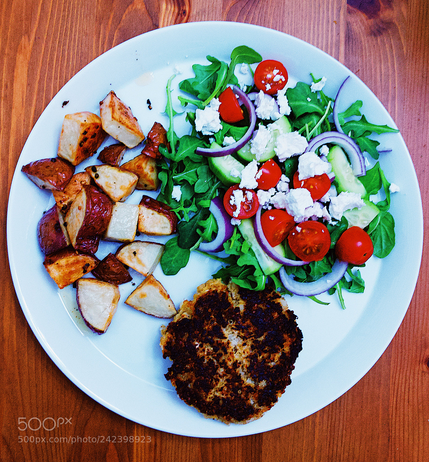 Apple iPhone 8 Plus sample photo. Quina cauliflower burger photography