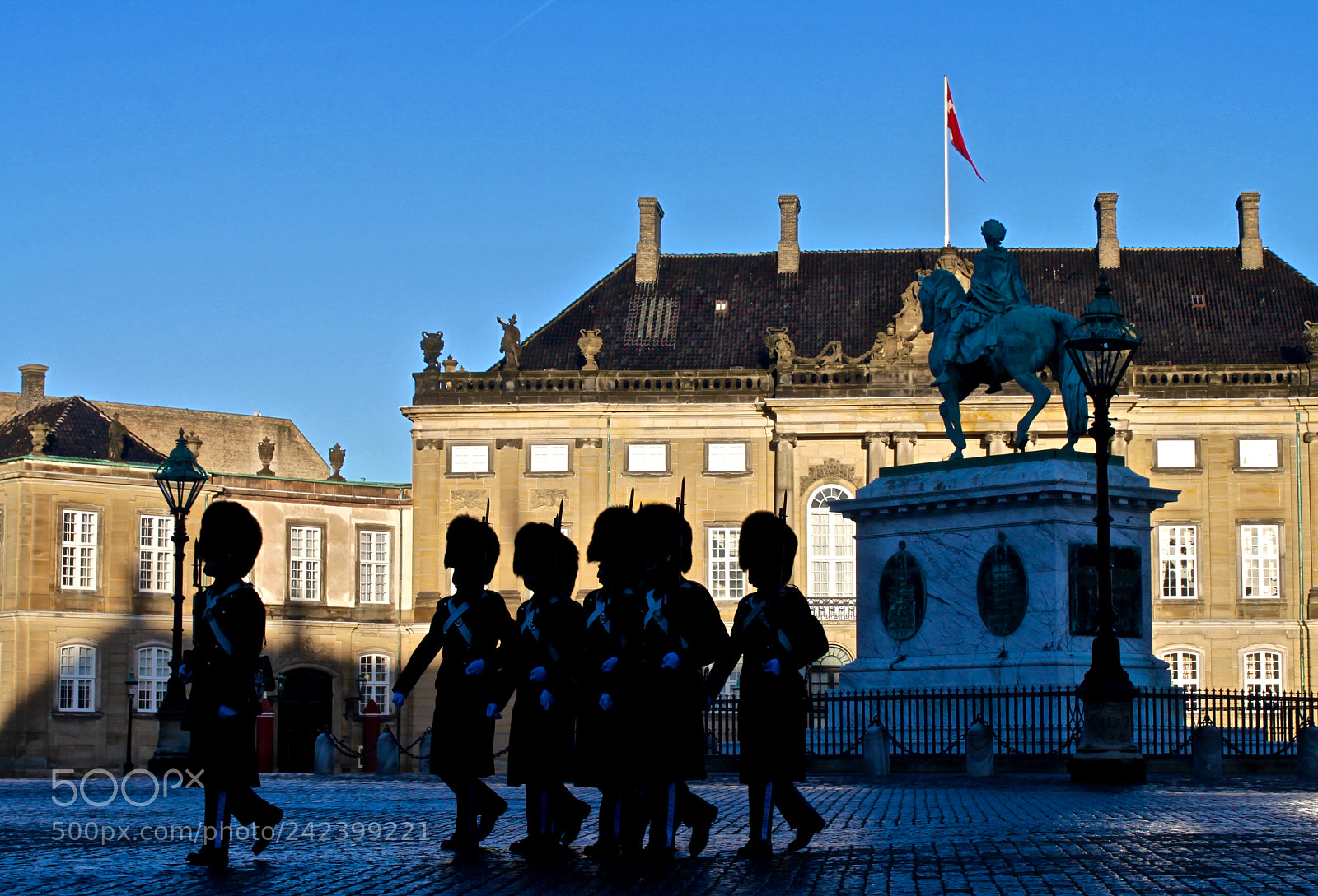 Canon EOS 500D (EOS Rebel T1i / EOS Kiss X3) sample photo. The royal life guards #2 photography