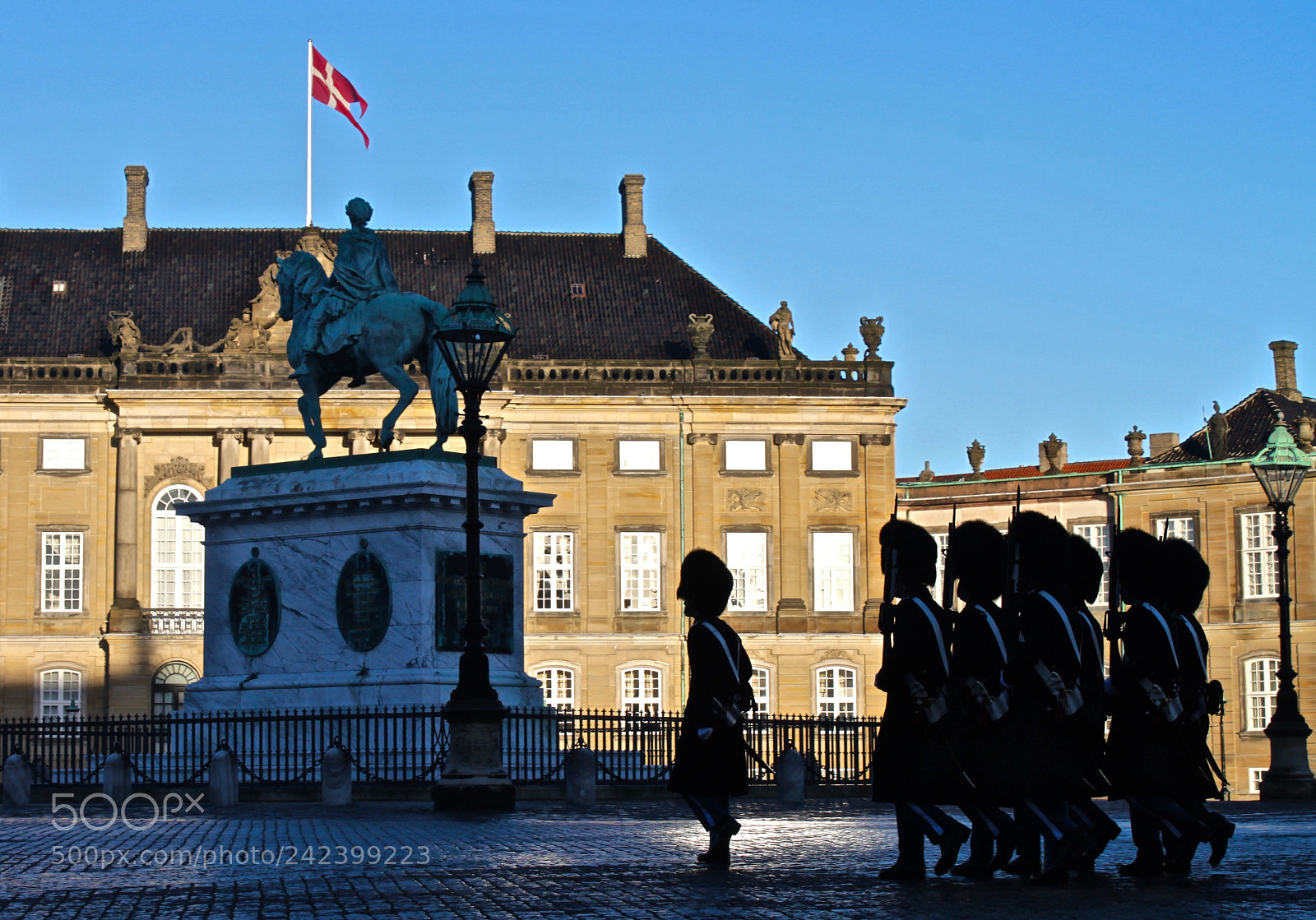 Canon EOS 500D (EOS Rebel T1i / EOS Kiss X3) sample photo. The royal life guards #1 photography