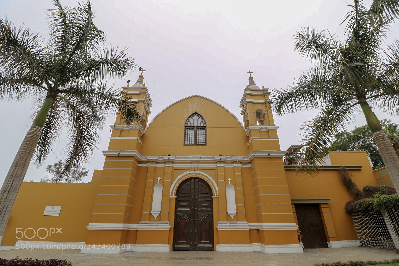 Canon EOS 750D (EOS Rebel T6i / EOS Kiss X8i) sample photo. Iglesia de barranco.  photography