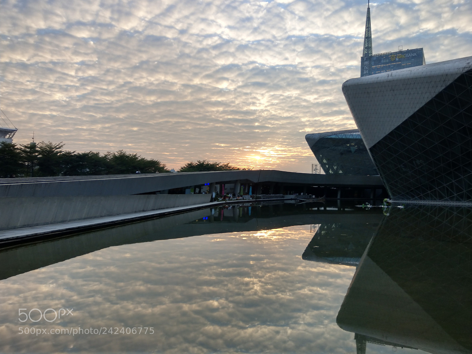 HTC U11 sample photo. Cloud screen photography