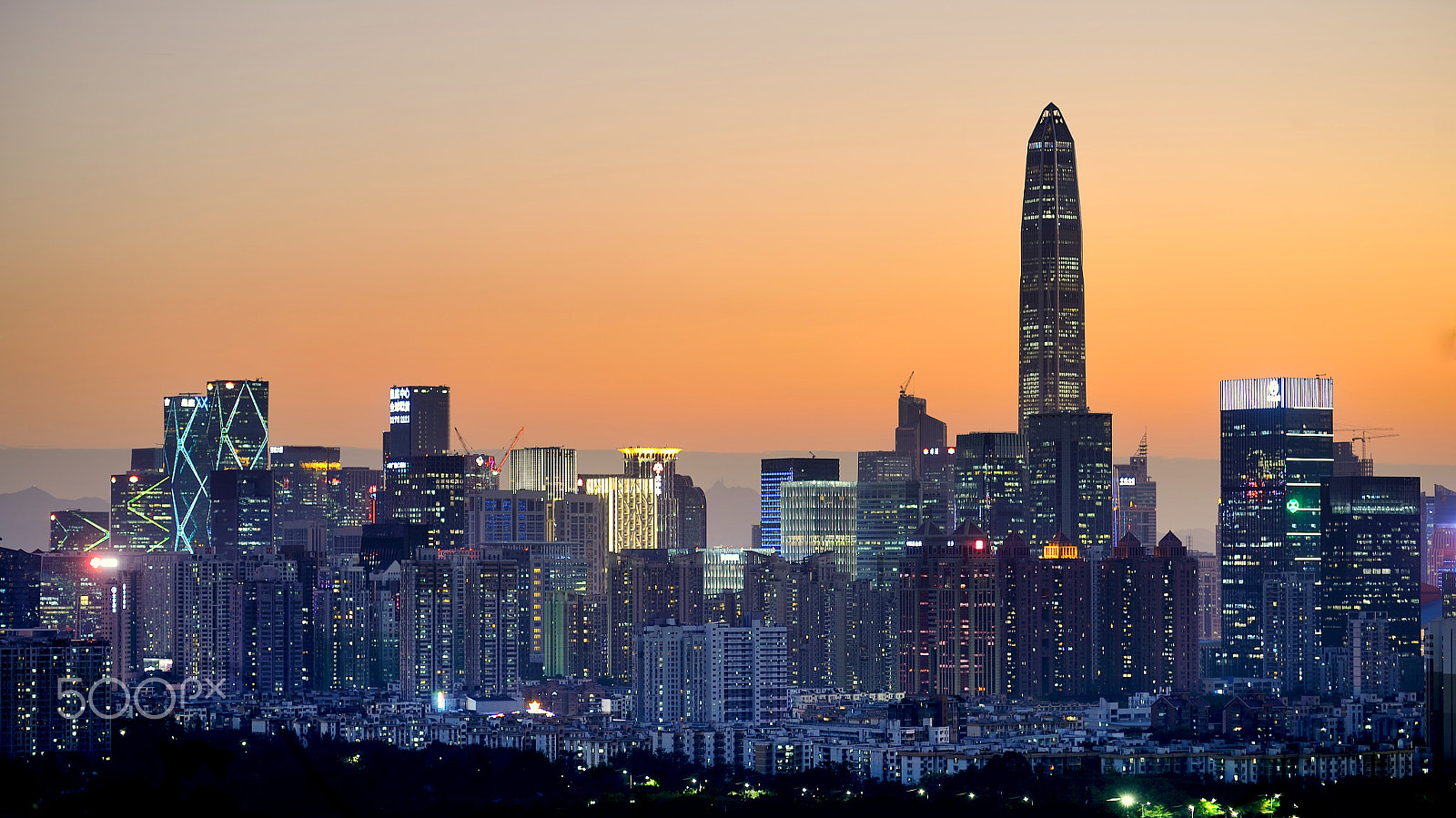 Nikon AF-S Nikkor 70-200mm F2.8G ED VR II sample photo. Futian cbd after sundown photography