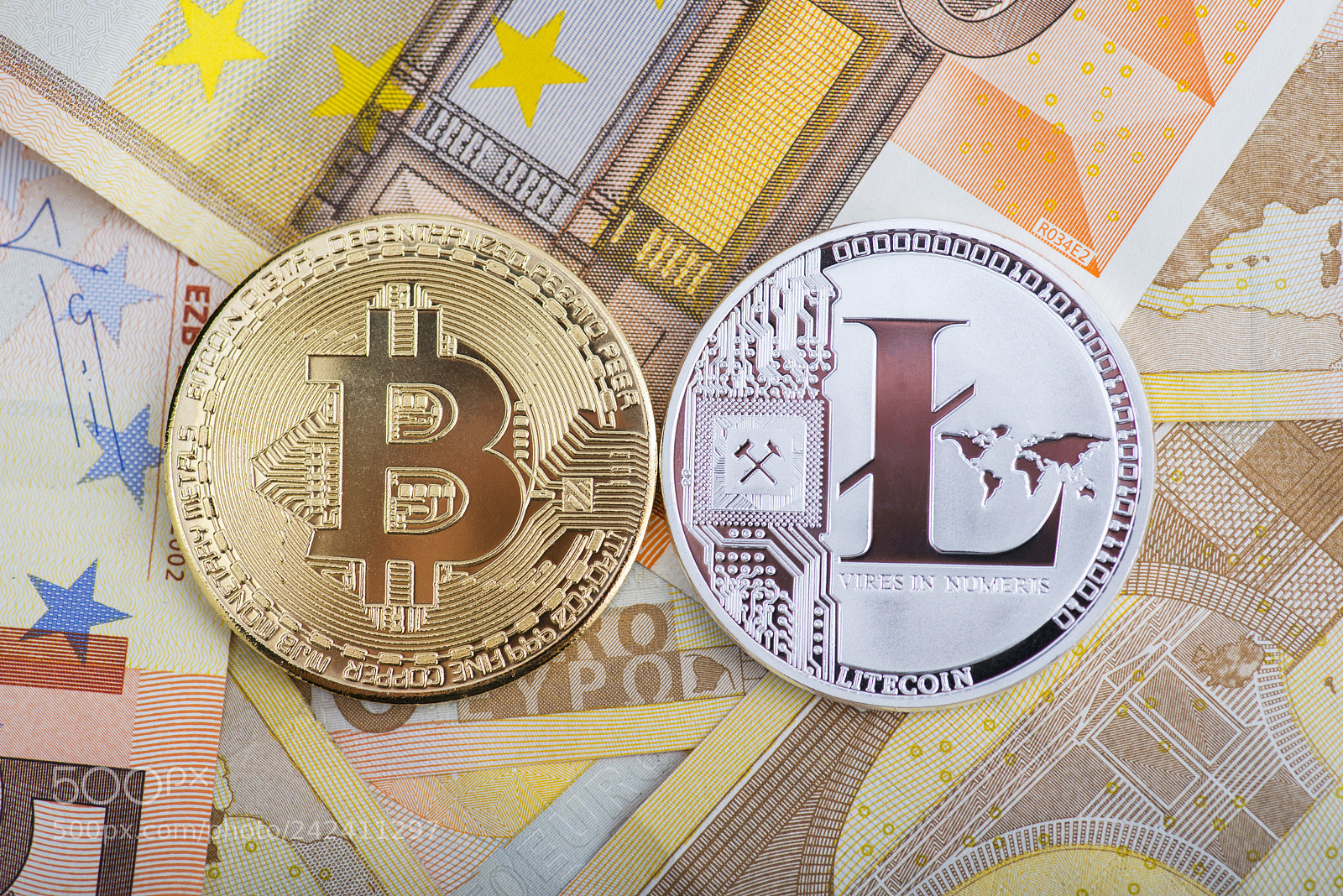 Nikon D600 sample photo. Bitcoin and laitcoin on photography