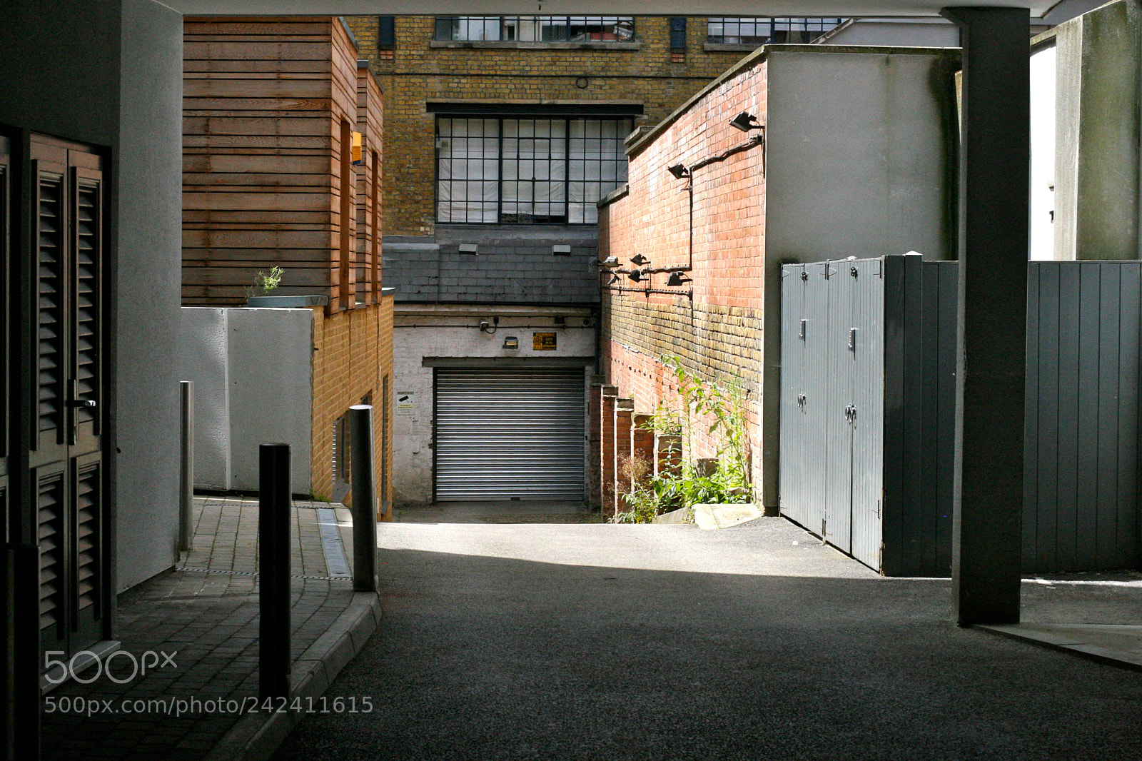Canon EOS 30D sample photo. Behind the facade photography