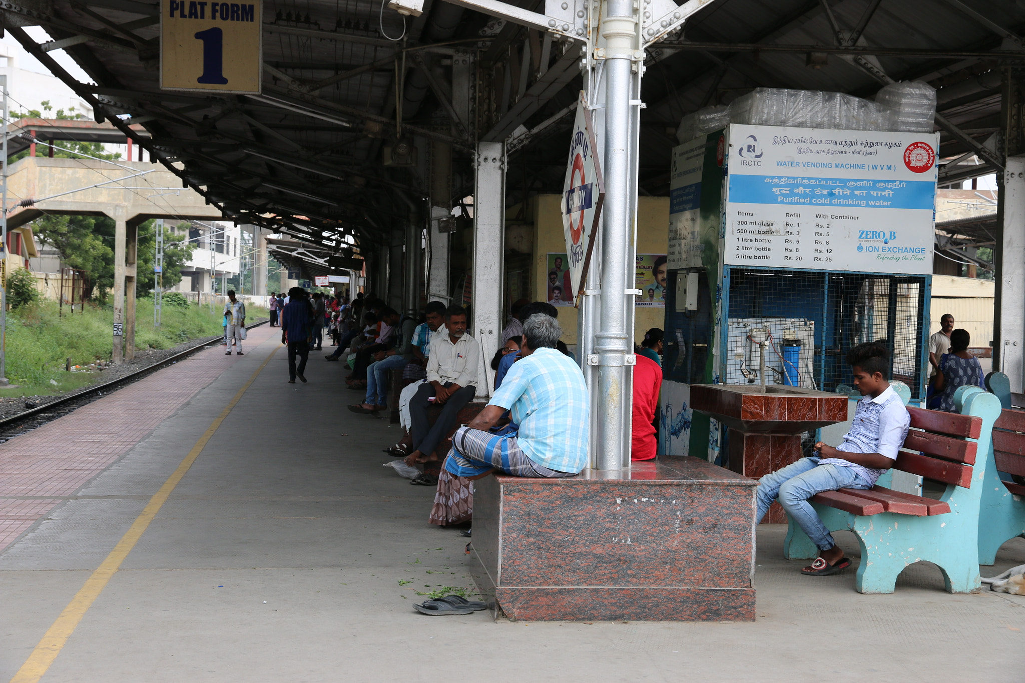Canon EOS 70D sample photo. Train station in chennai photography