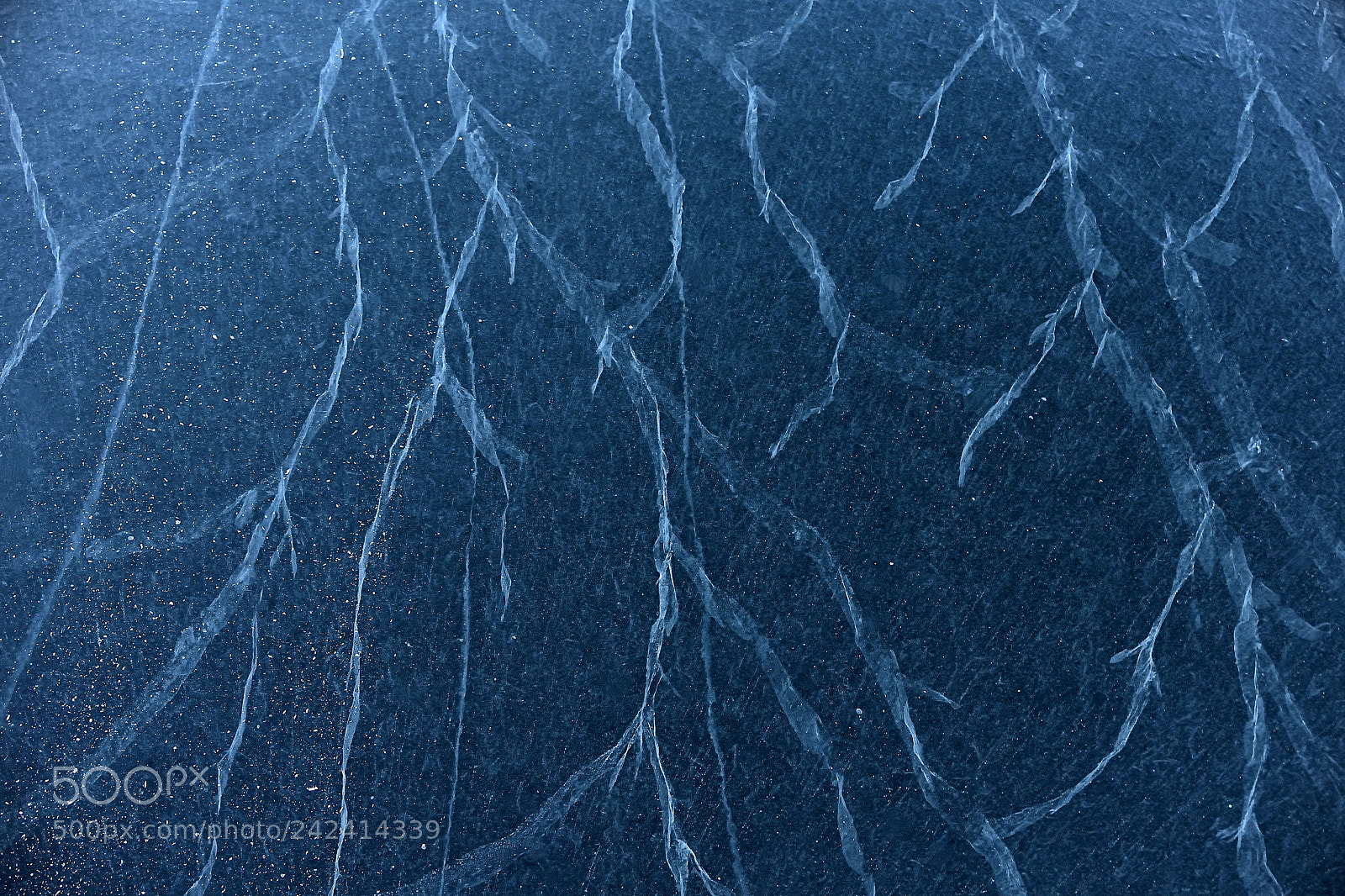 Nikon 1 J5 sample photo. Lightning ice photography
