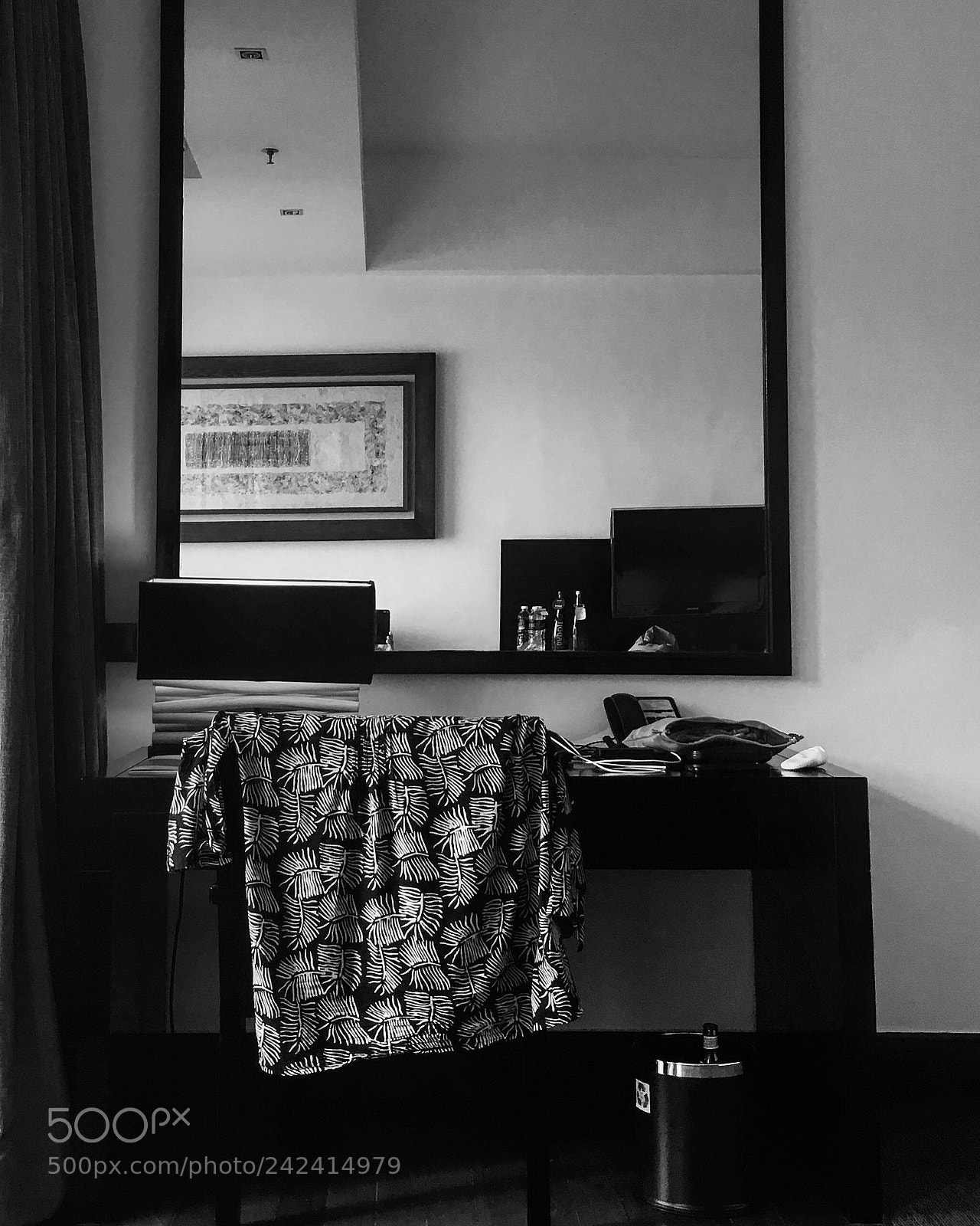 Apple iPhone 6s sample photo. Mirror shot photography