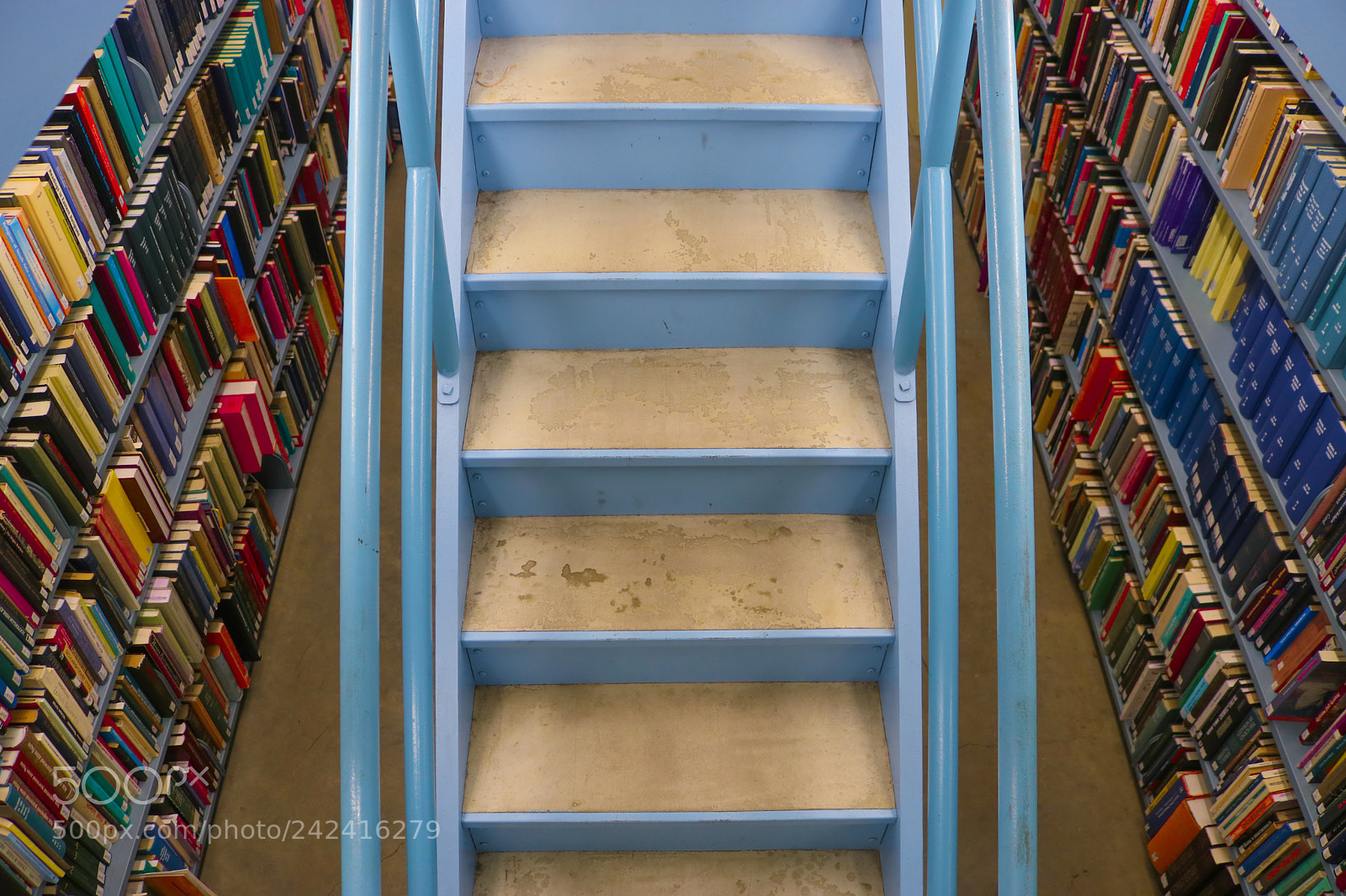 Canon EOS 750D (EOS Rebel T6i / EOS Kiss X8i) sample photo. Stair symmetry. photography