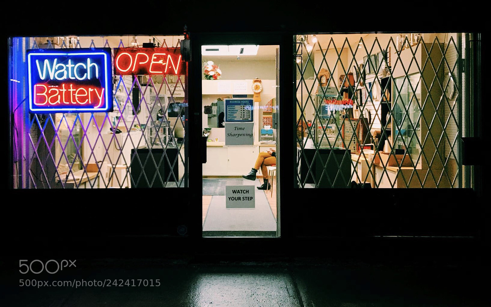 Apple iPhone 7 Plus sample photo. Night walk photography