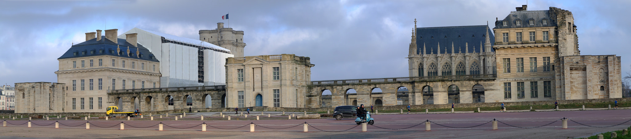 Fujifilm FinePix S1 Pro sample photo. Château vincennes photography