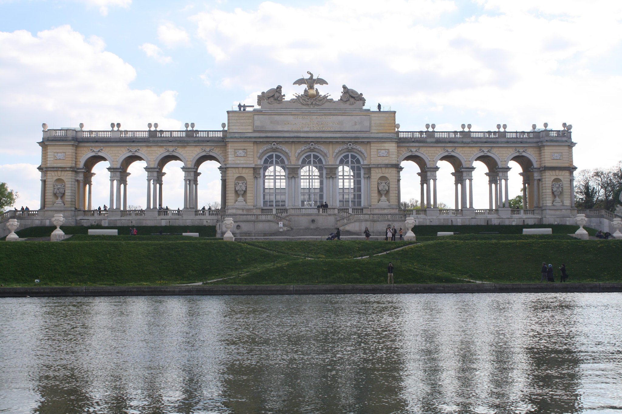 Canon EOS 1000D (EOS Digital Rebel XS / EOS Kiss F) sample photo. The gloriette in the gardens photography