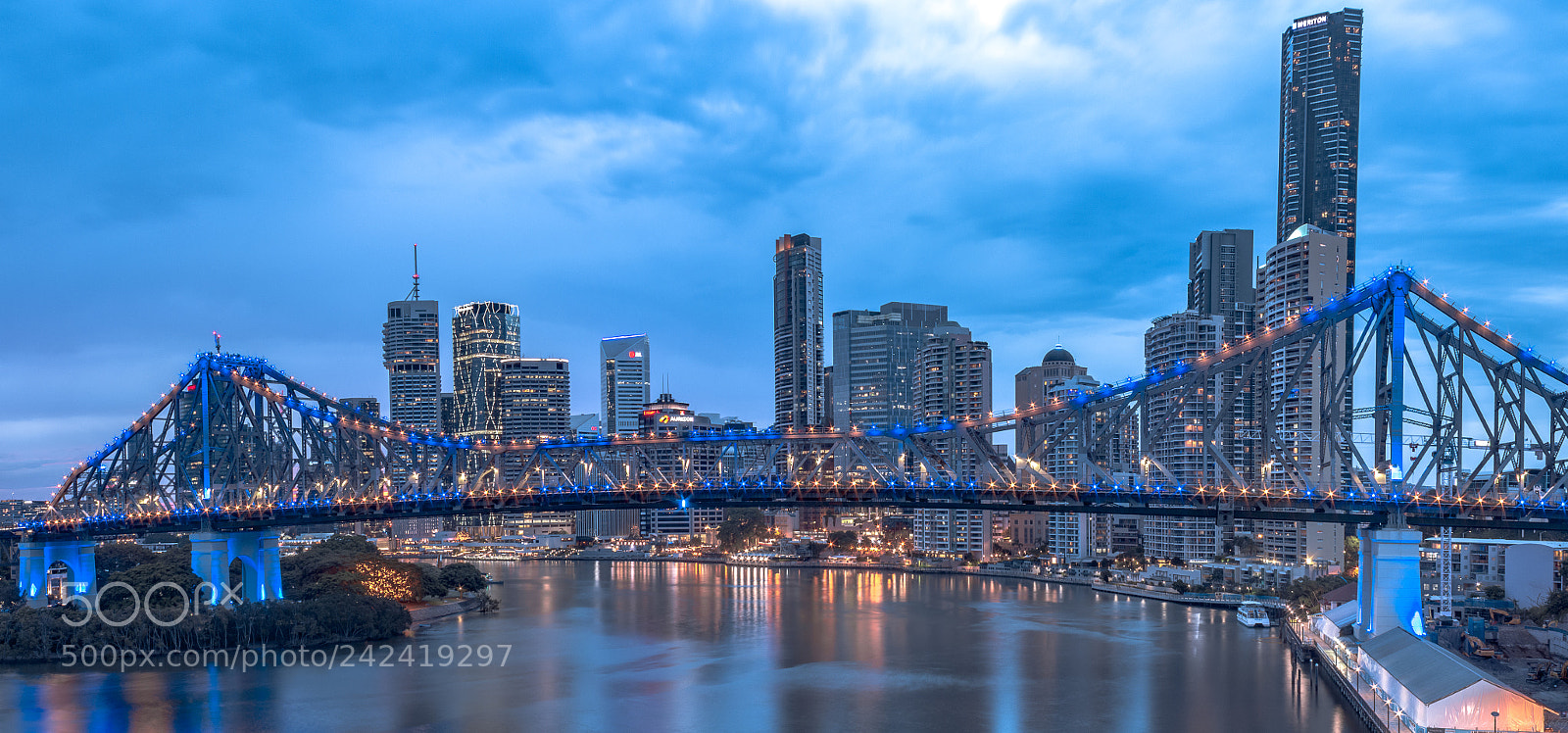 Canon EOS 550D (EOS Rebel T2i / EOS Kiss X4) sample photo. City skyline blue hour photography