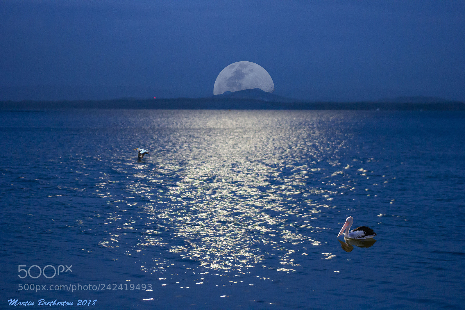 Canon EOS 60D sample photo. Moon setting on lake photography
