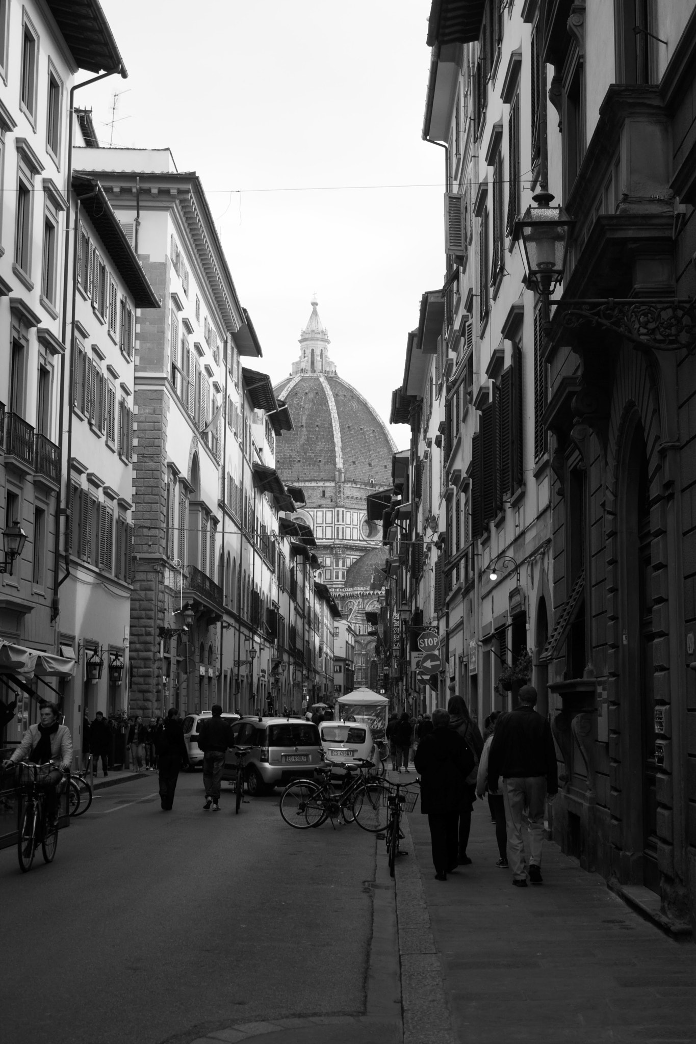 Canon EOS 1000D (EOS Digital Rebel XS / EOS Kiss F) sample photo. Walking around florence photography