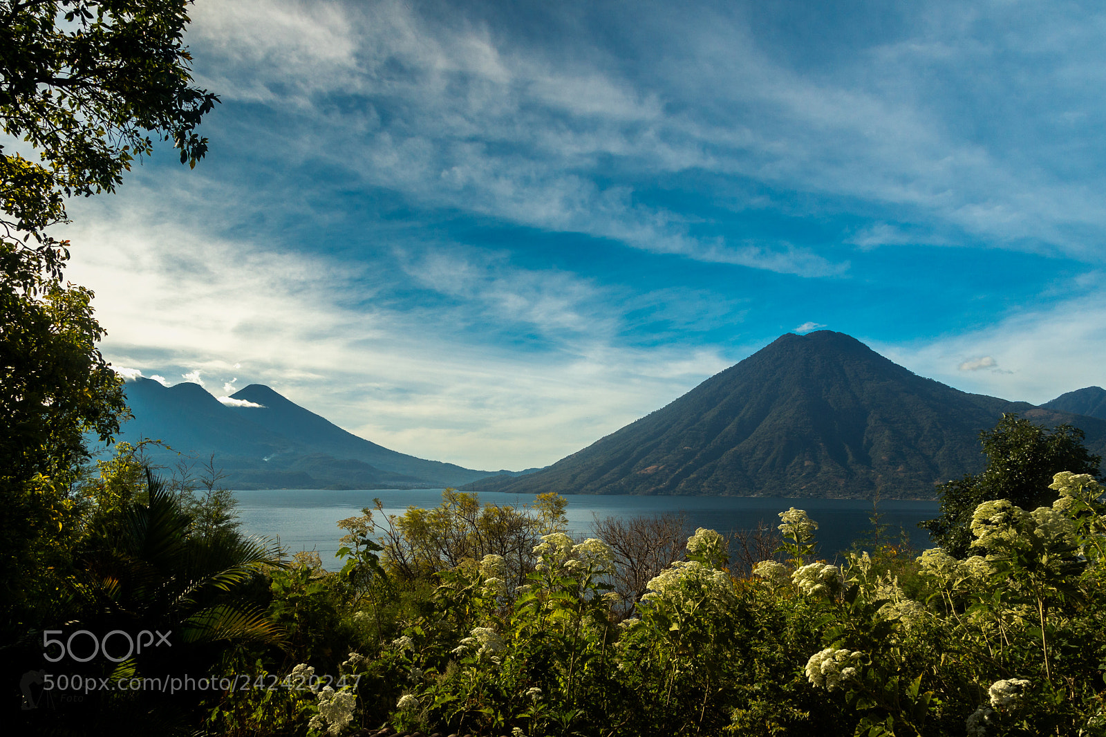 Sony a6300 sample photo. Lago atitl n y photography