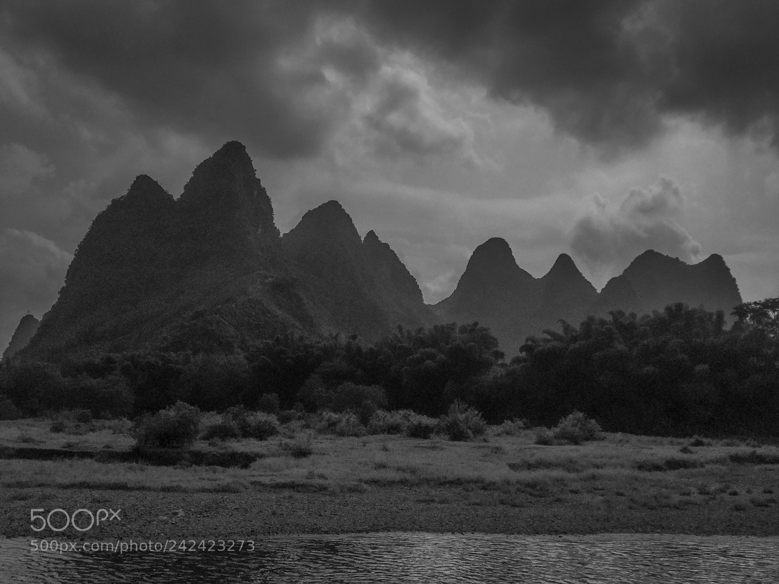 Apple iPad mini 4 sample photo. The lijiang river in photography