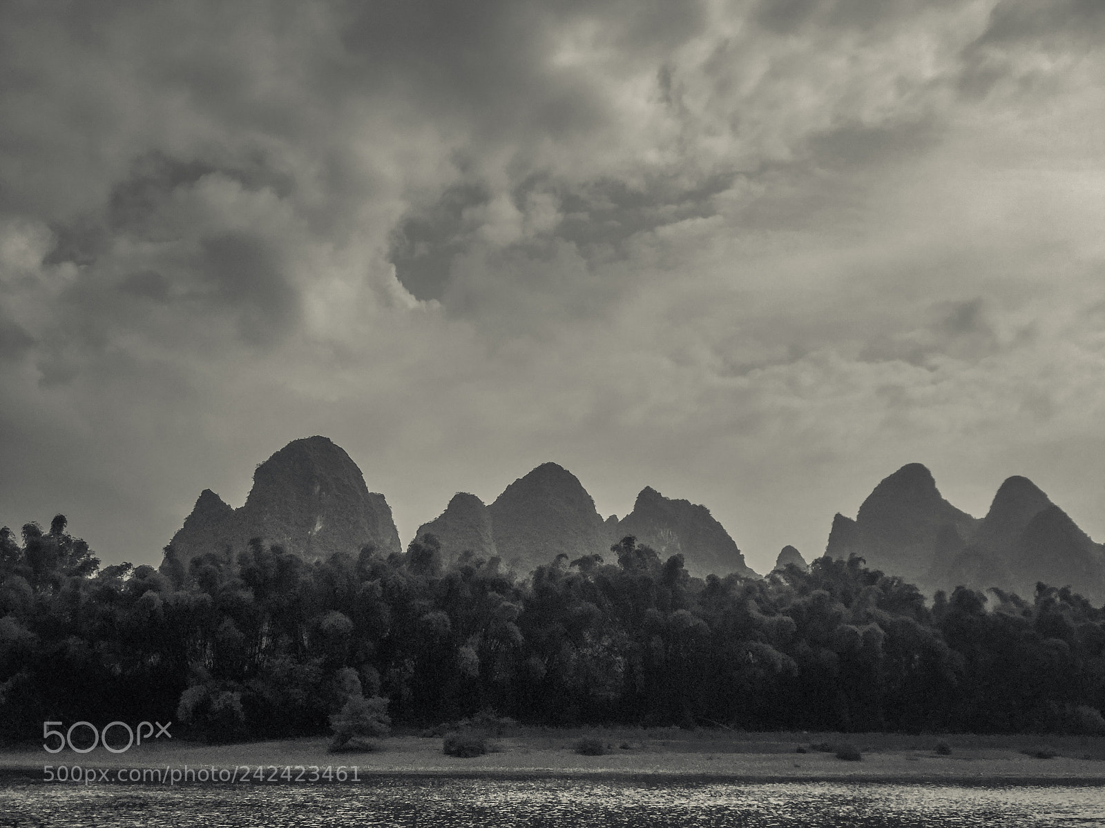 Apple iPad mini 4 sample photo. The lijiang river in photography
