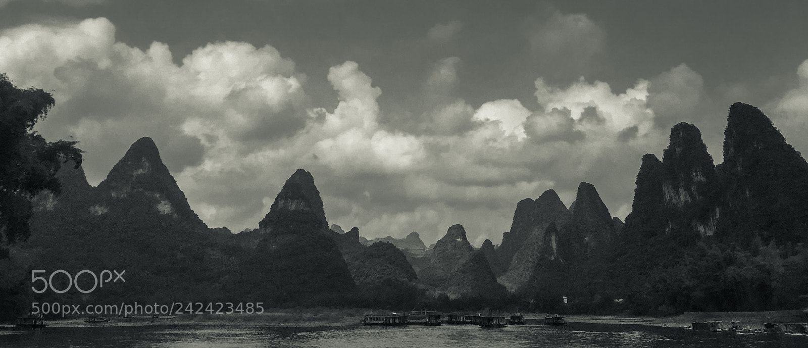 Apple iPad mini 4 sample photo. The lijiang river in photography