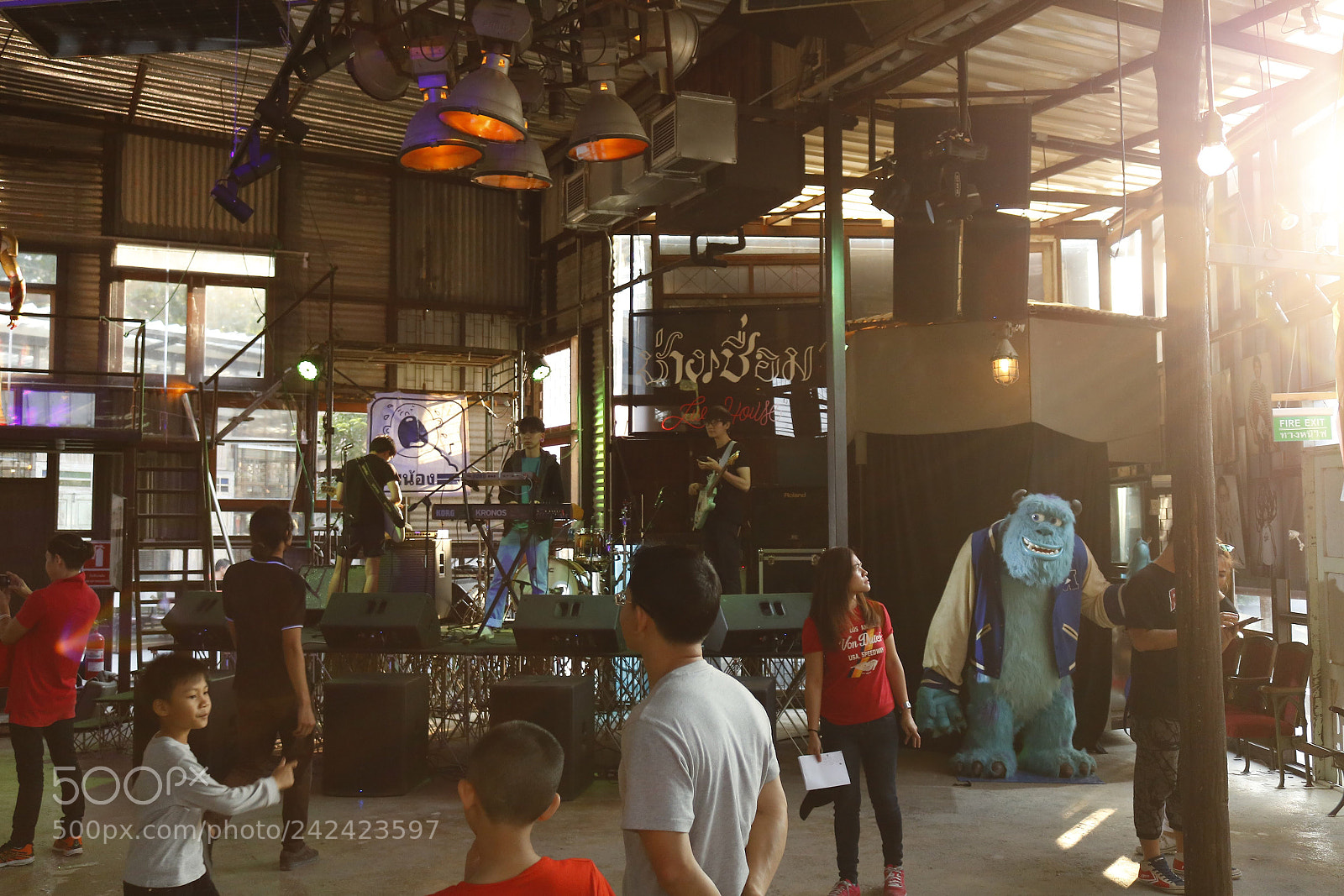 Canon EOS 750D (EOS Rebel T6i / EOS Kiss X8i) sample photo. In garage...!!!! photography