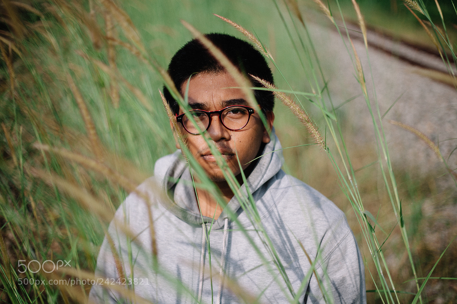 Canon EOS 5D sample photo. Brownskin man in grayhoodie photography