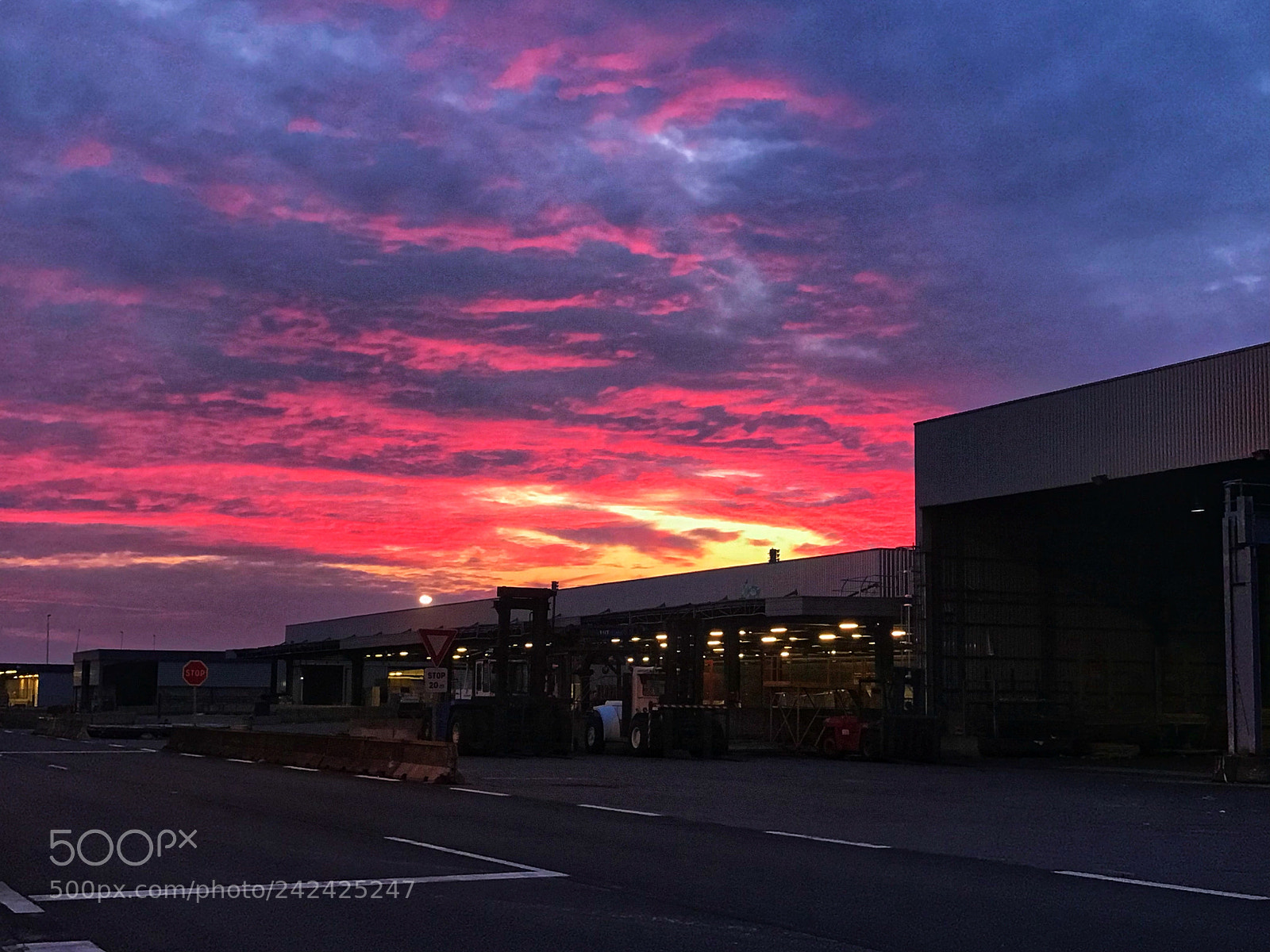 Apple iPhone 7 Plus sample photo. Burning sky photography