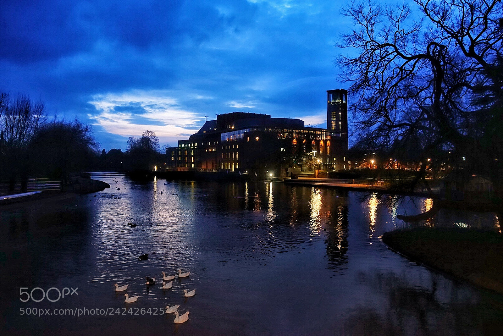 Sony DSC-RX100M5 sample photo. Rsc theatre at dusk photography