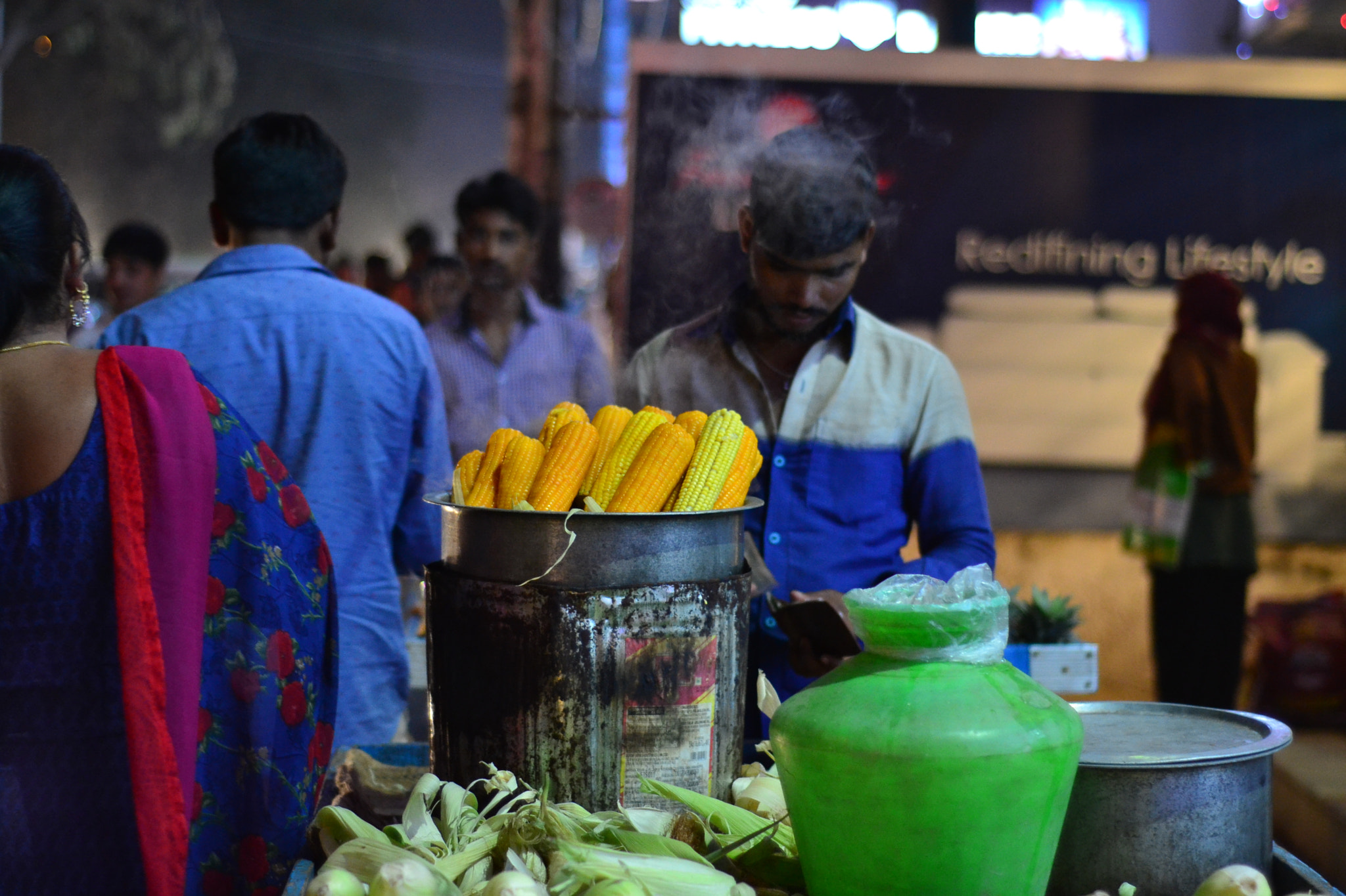 Nikon D3100 + Nikon AF Nikkor 50mm F1.8D sample photo. Savings for the day photography