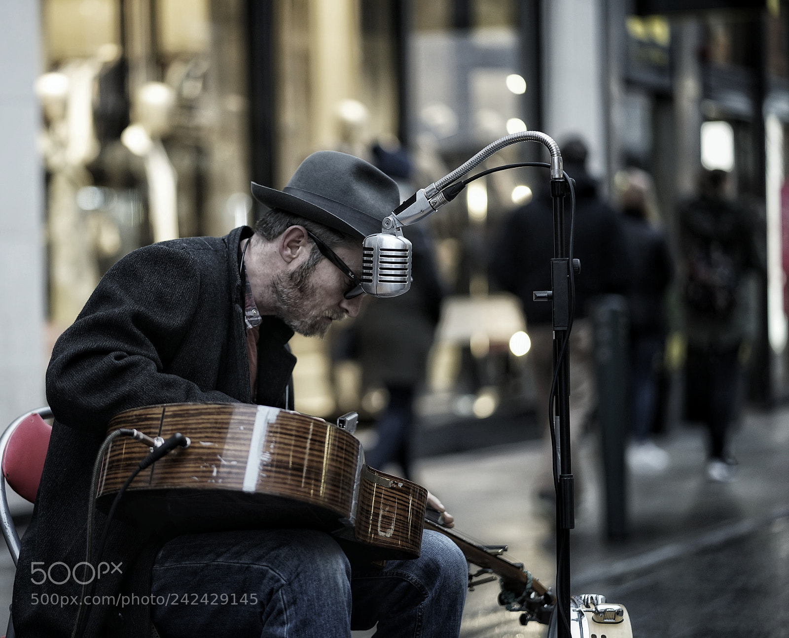 Sony a7 II sample photo. Street performance photography