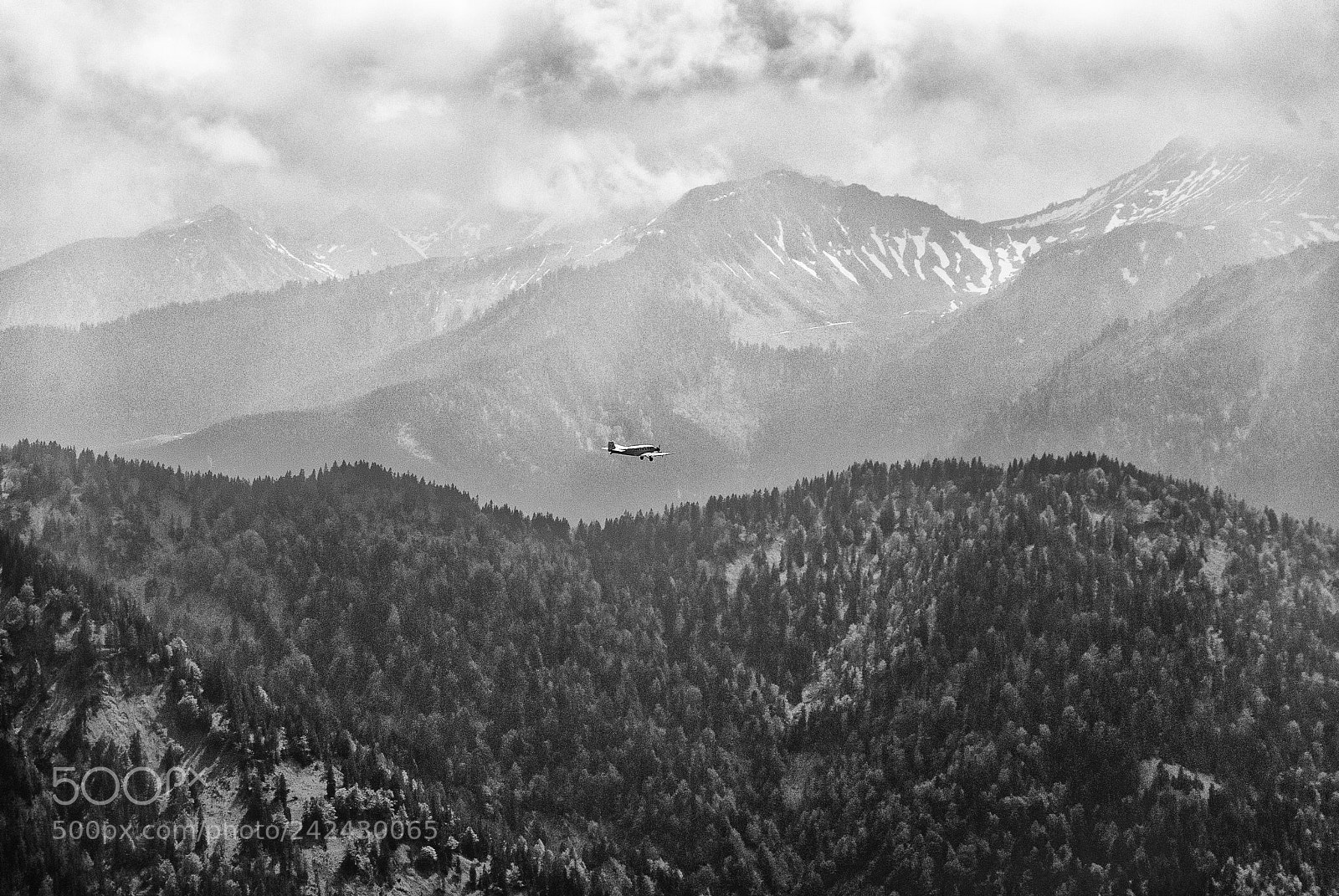 Nikon D3000 sample photo. Ju 52 fliegt in photography