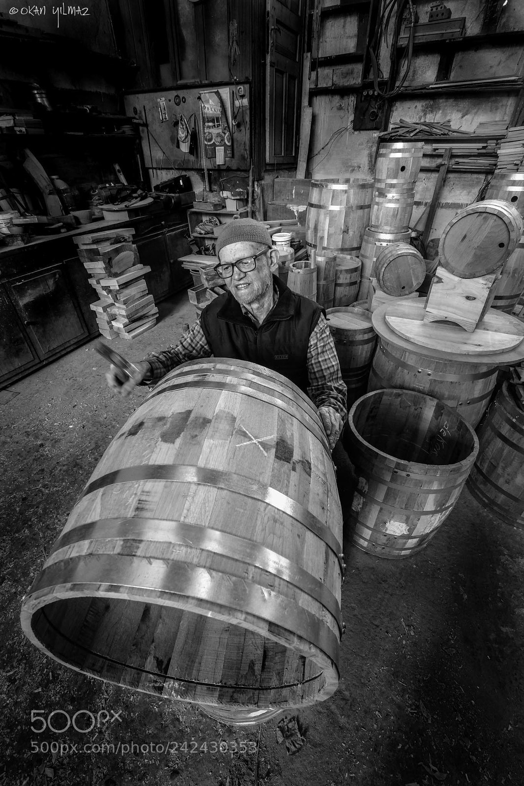 Fujifilm X-T2 sample photo. X on barrel photography
