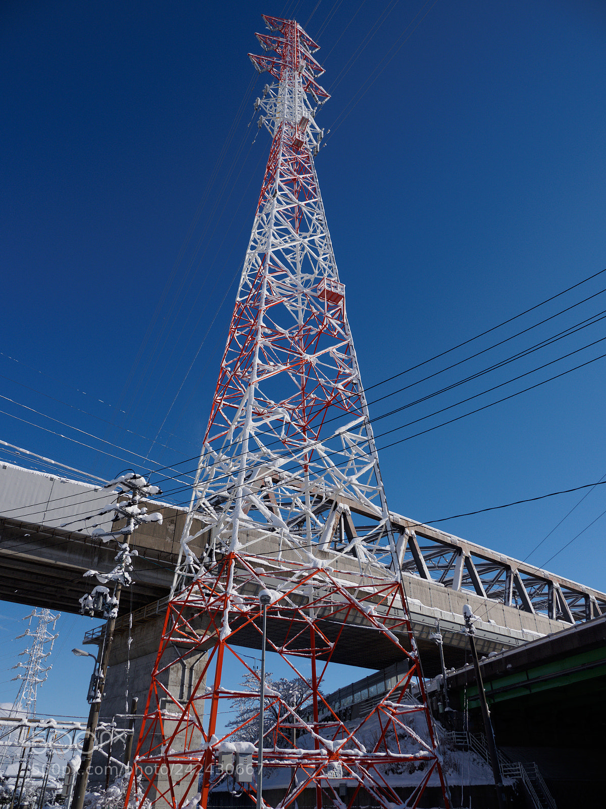 Olympus OM-D E-M10 II sample photo. Tower photography